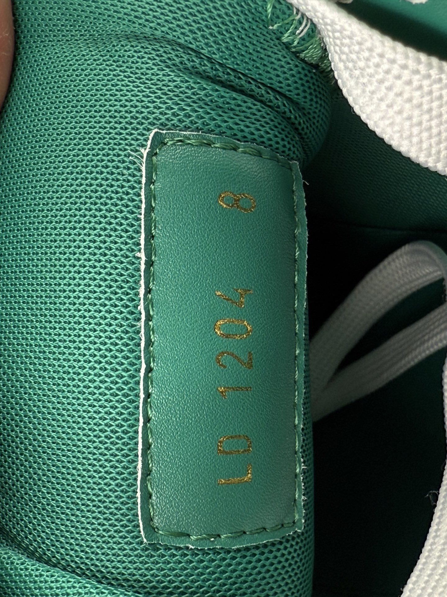 LV Trainer 25FW β White & Green Colorway, 2025 Latest Version Brand-new embossing and semi-insert midsole. Crafted with top-quality materials and exclusive custom TPU molding. - Image 16