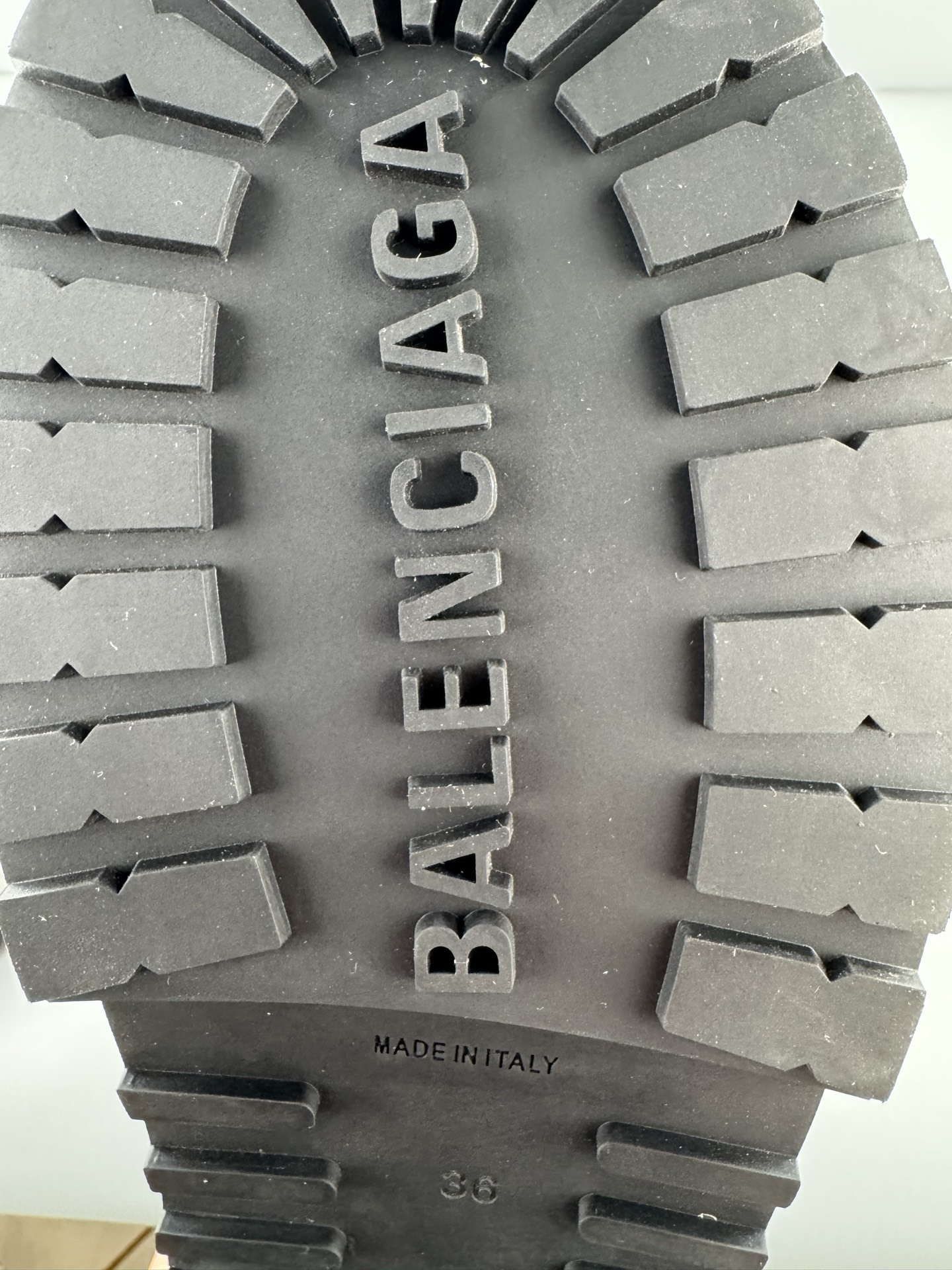 Balenciaga Venom High Boots Material: premium calfskin leather Style: Round toe, buckle design, high-top boots (unisex) Color: Black Details: custom independent sole mold, original hardware buckle accessories, top-quality imported leather - Image 6