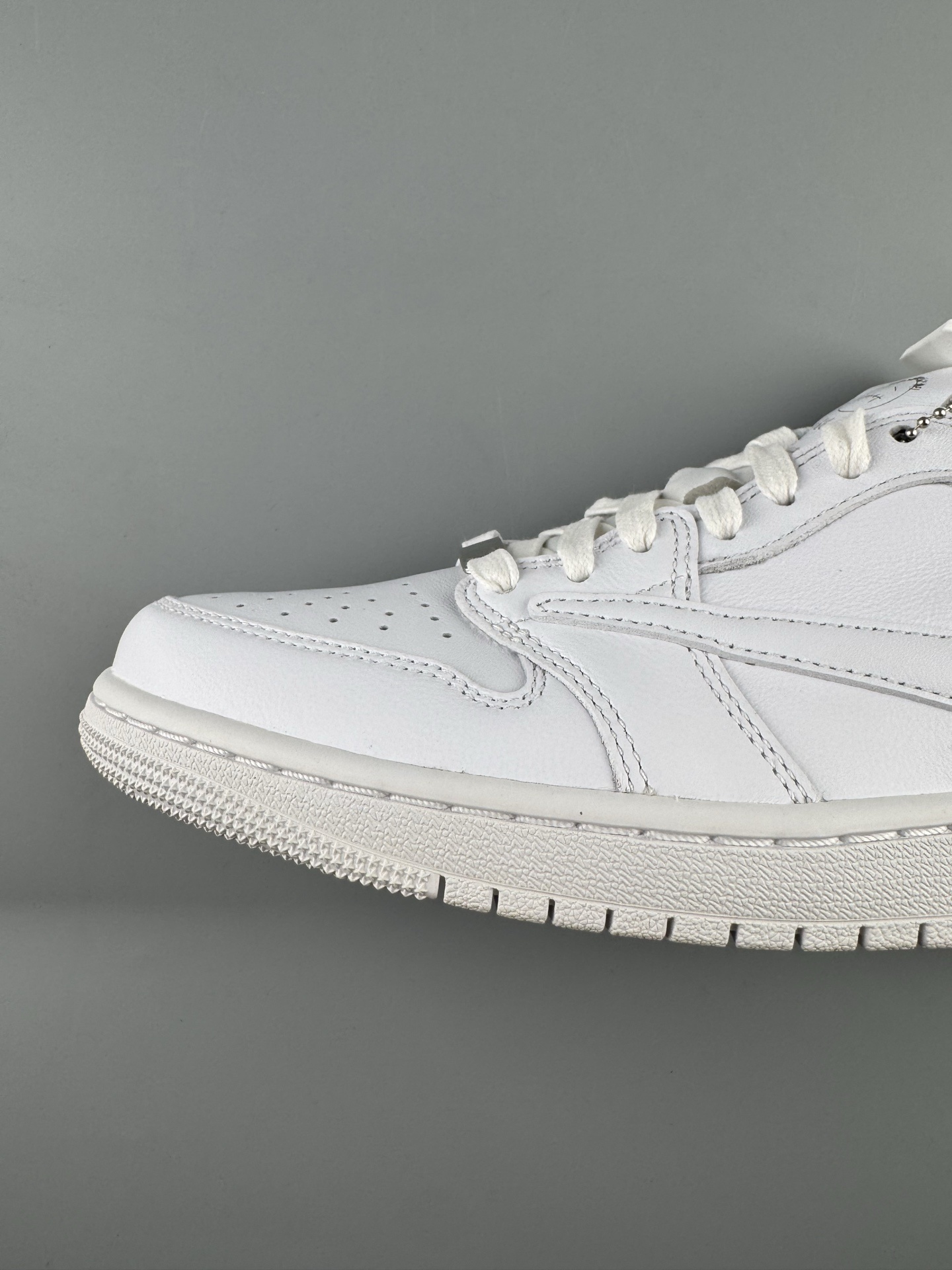 Travis Scott x Air Jordan 1 Low OG “Reverse Swoosh” Friends & Family All-White Edition - Image 8