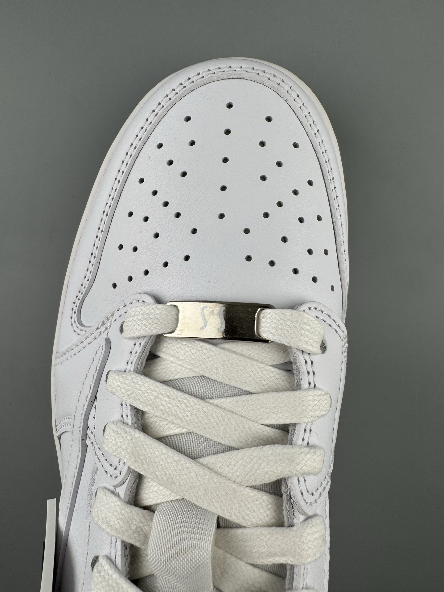 Travis Scott x Air Jordan 1 Low OG “Reverse Swoosh” Friends & Family All-White Edition - Image 9