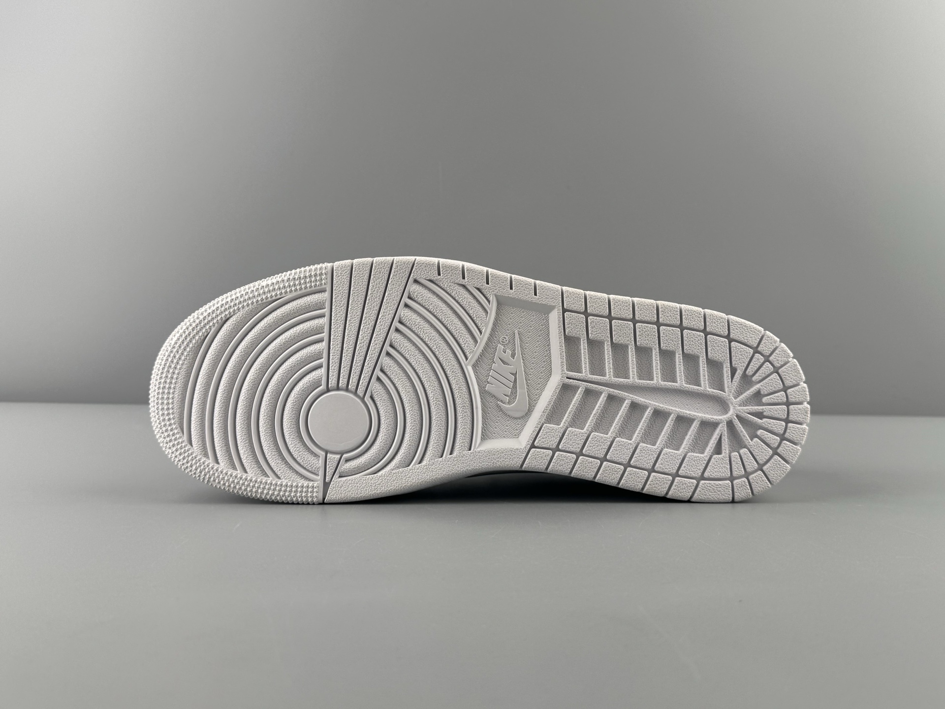 Travis Scott x Air Jordan 1 Low OG “Reverse Swoosh” Friends & Family All-White Edition - Image 19