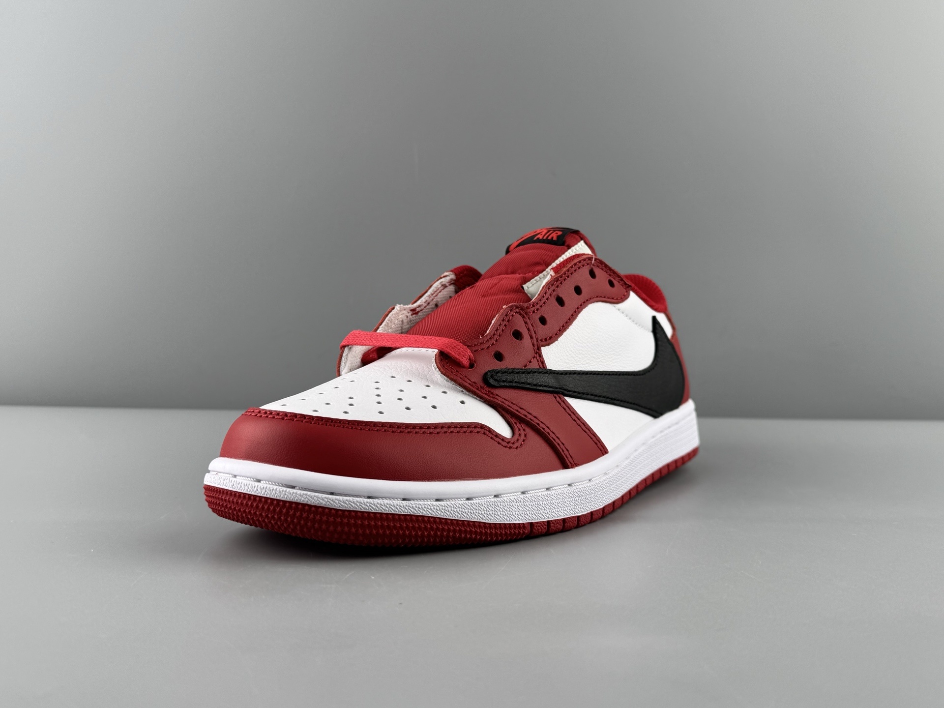 Travis Scott x Air Jordan 1 Low OG “Reverse Swoosh Chicago - Image 6