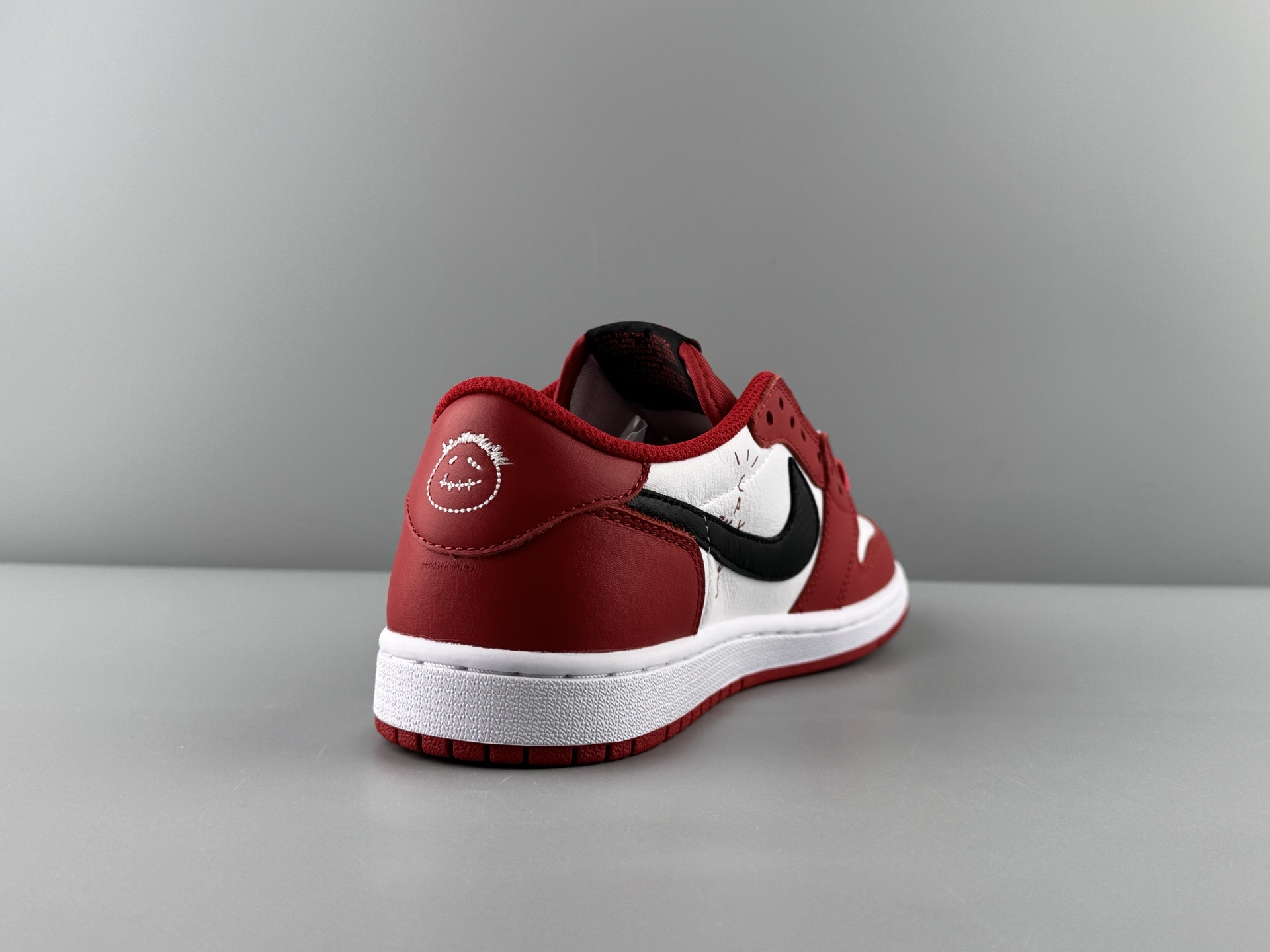 Travis Scott x Air Jordan 1 Low OG “Reverse Swoosh Chicago - Image 7