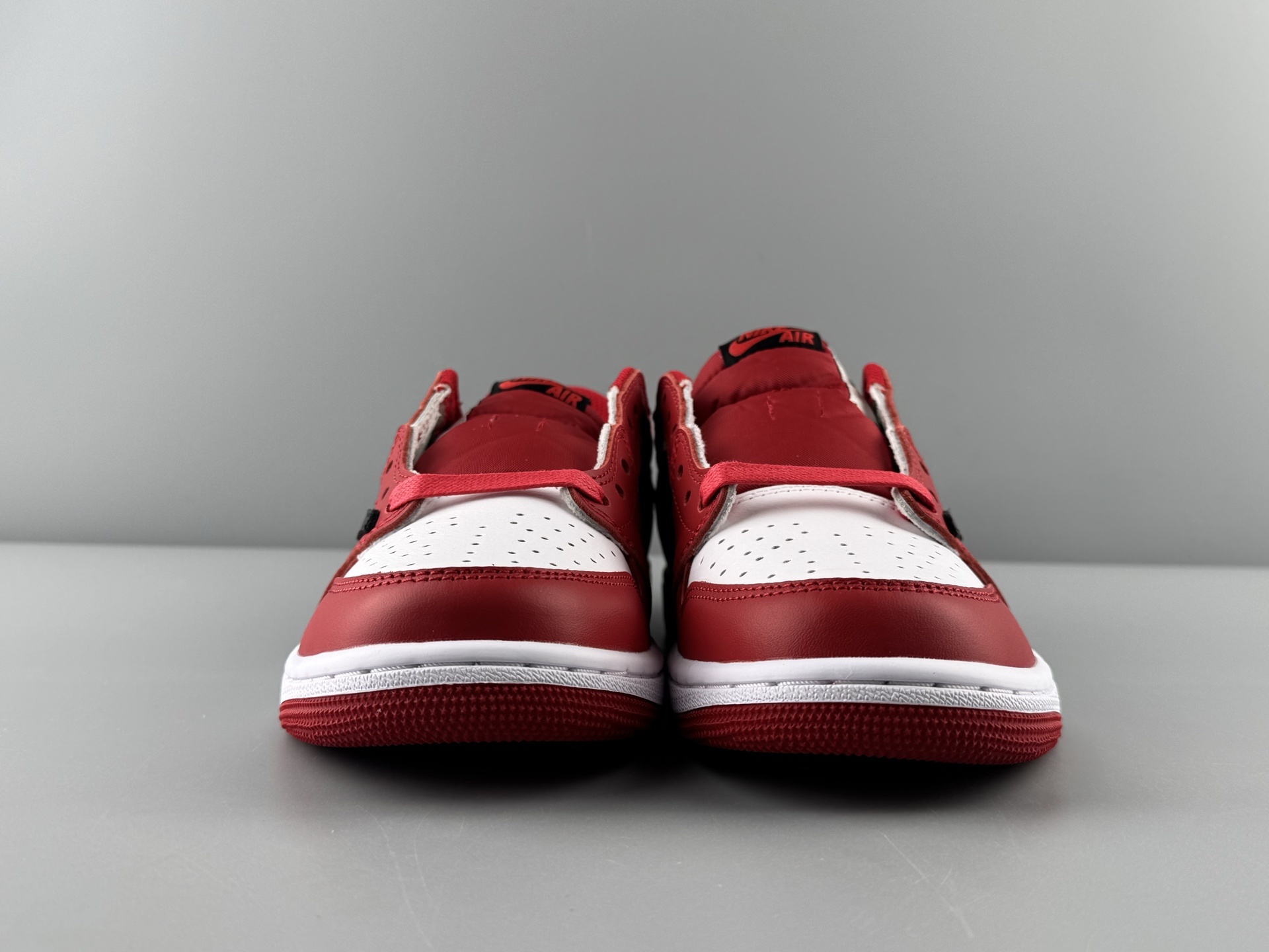 Travis Scott x Air Jordan 1 Low OG “Reverse Swoosh Chicago - Image 8