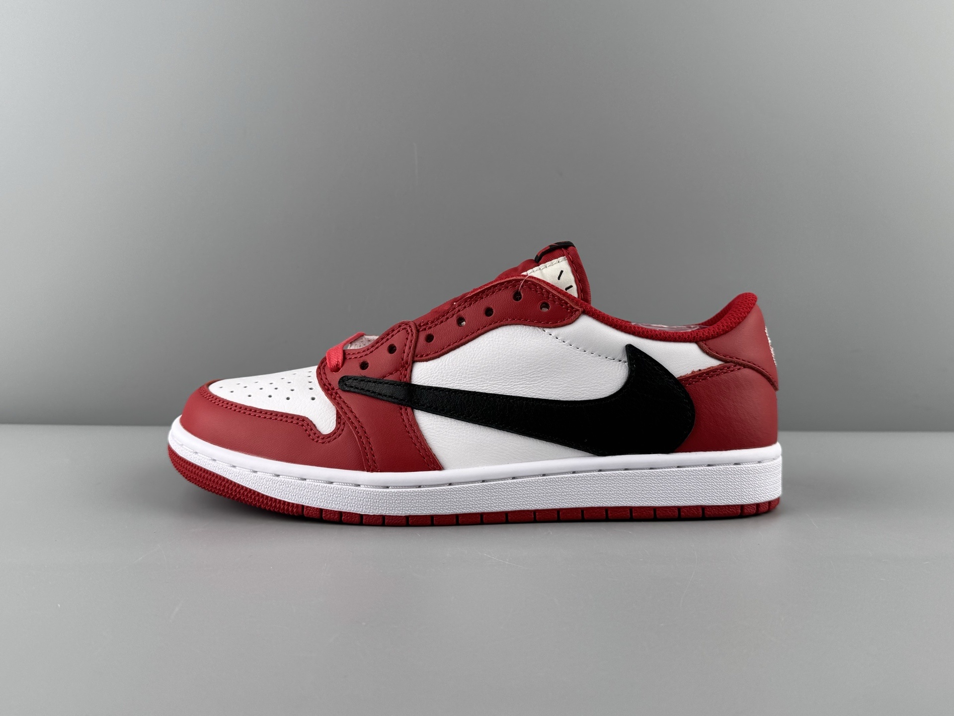 Travis Scott x Air Jordan 1 Low OG “Reverse Swoosh Chicago - Image 9