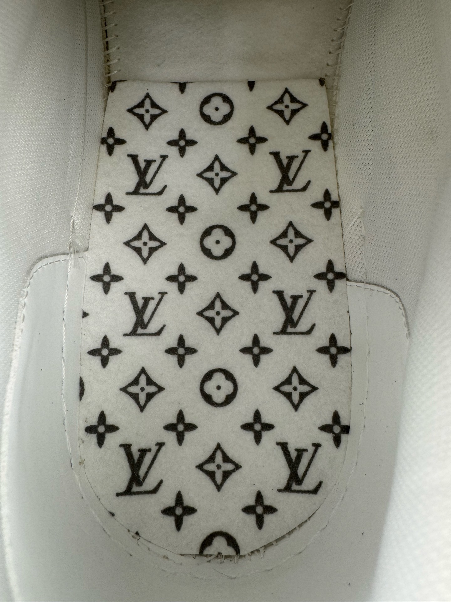 LV Trainer Blue Cruise Limited Edition β 2025 latest version. Features brand-new embossing, upgraded semi-insert midsole, made with premium materials. Independent custom TPU mold with drip finish. - Image 7