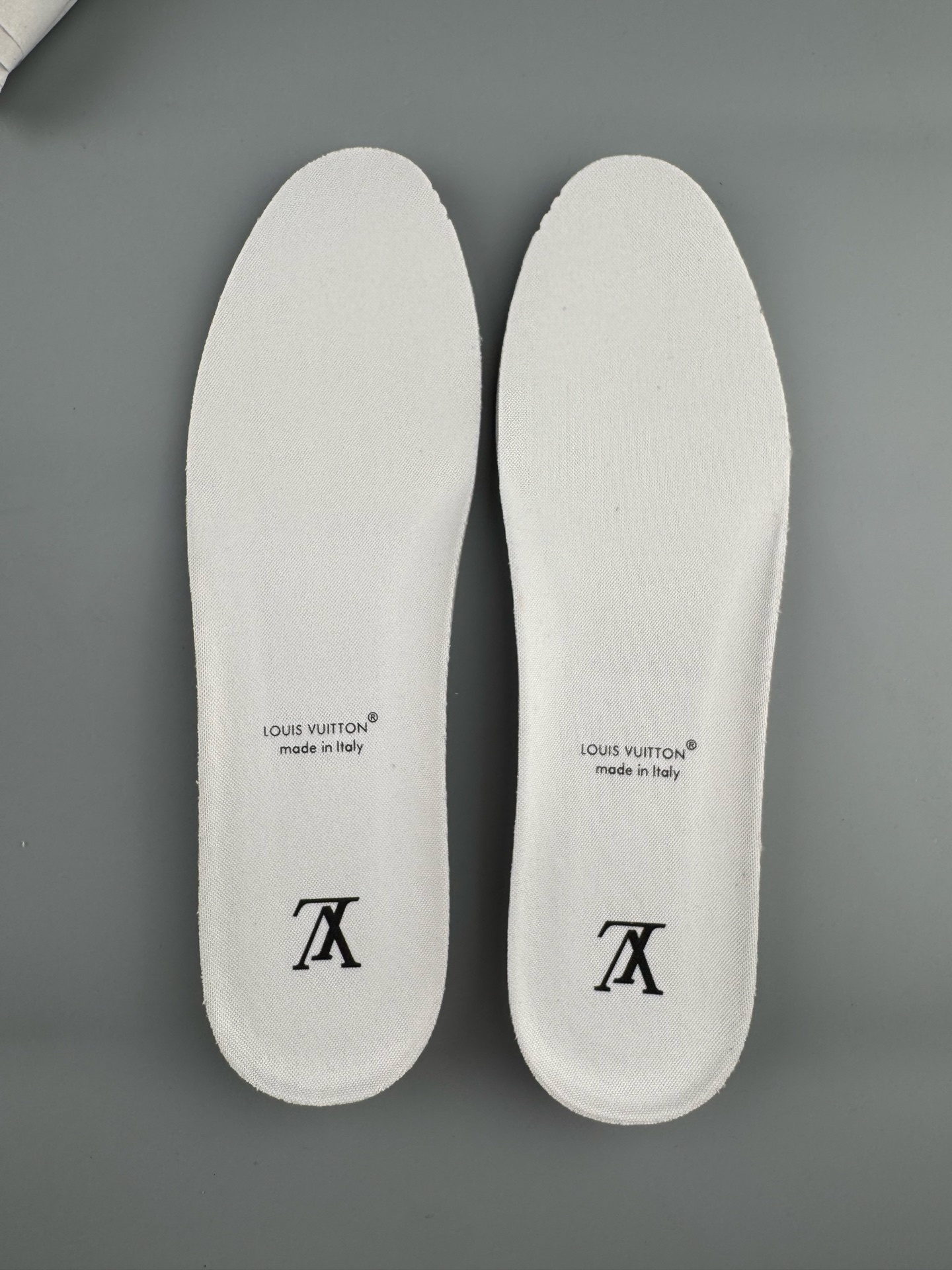 LV Trainer Blue Cruise Limited Edition β 2025 latest version. Features brand-new embossing, upgraded semi-insert midsole, made with premium materials. Independent custom TPU mold with drip finish. - Image 8