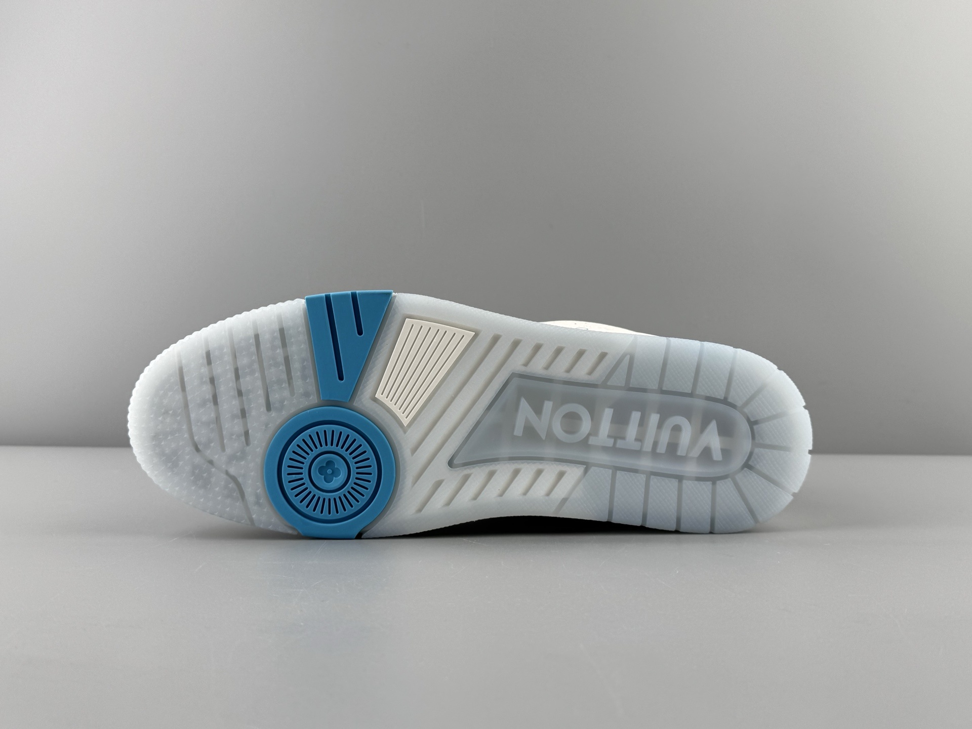 LV Trainer Blue Cruise Limited Edition β 2025 latest version. Features brand-new embossing, upgraded semi-insert midsole, made with premium materials. Independent custom TPU mold with drip finish. - Image 13