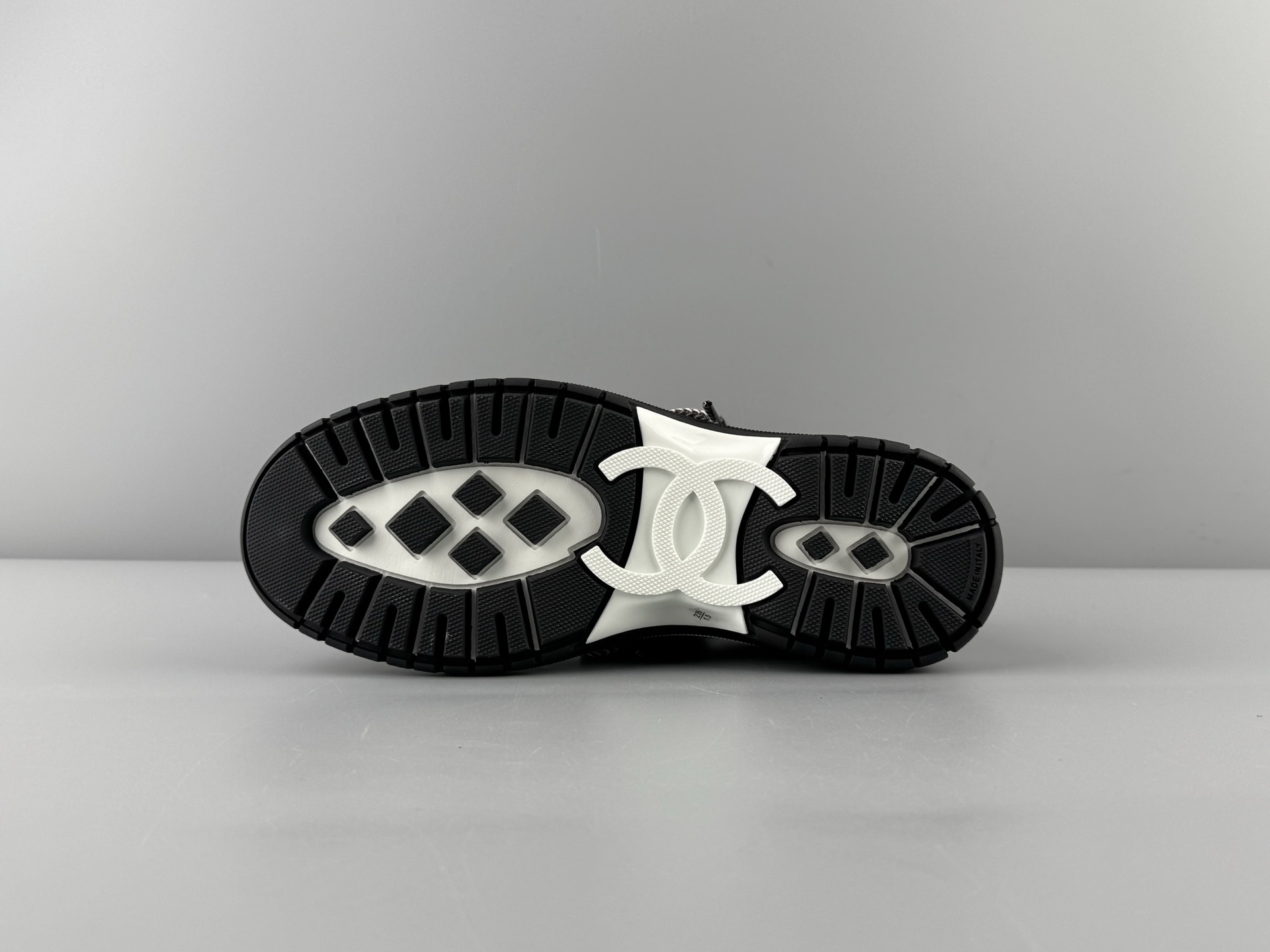 Chanel 25Cb Latest Teddy Panda Sneakers πΌ Patchwork design with contrasting quilted patterns Lace-up style with a chic British-inspired Chanel aesthetic Classic black and white color combination - Image 10