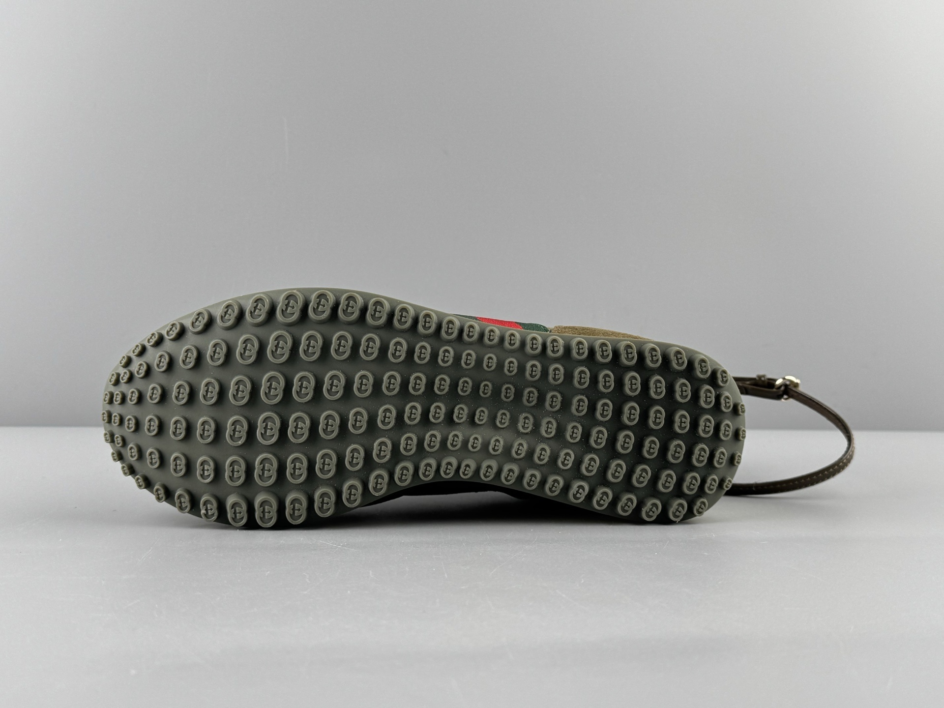 GUCCI Re-Motion Round-Toe Lace-Up Low-Top Casual Sneakers Unisex lifestyle design, stylish and comfortable for everyday wear. - Image 3