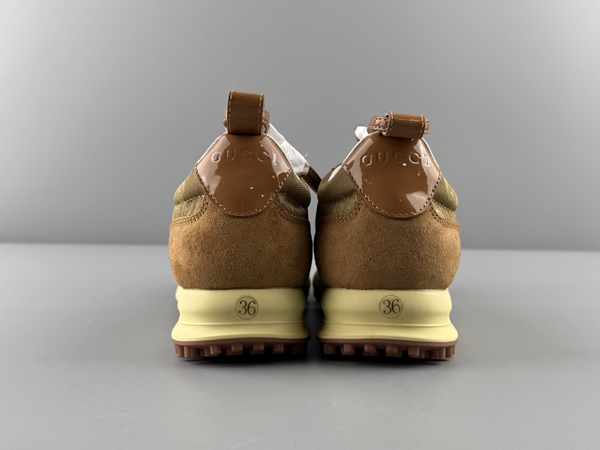 GUCCI Re-Motion Round-Toe Lace-Up Low-Top Casual Sneakers Unisex design, suitable for daily wear. - Image 4