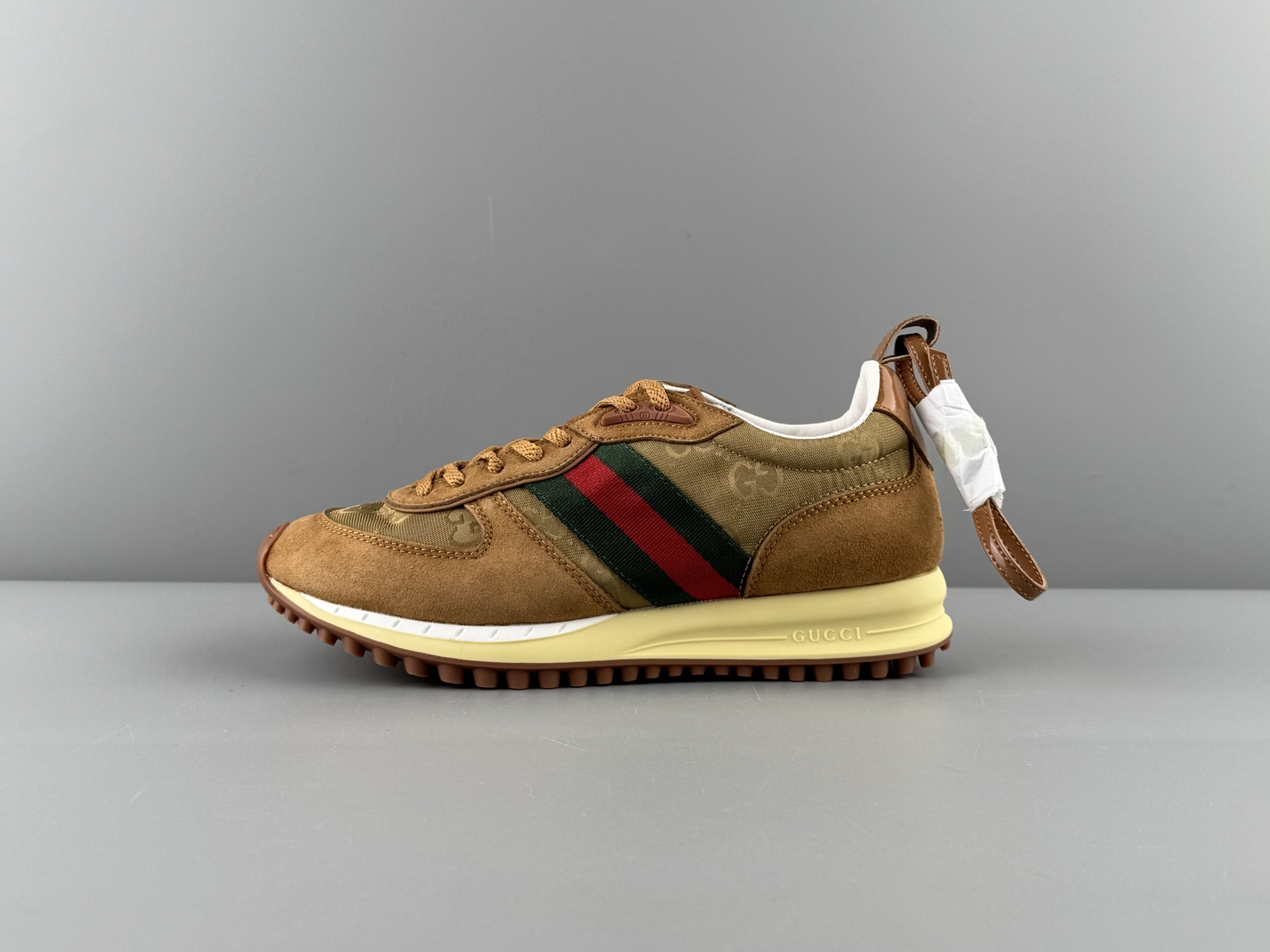 GUCCI Re-Motion Round-Toe Lace-Up Low-Top Casual Sneakers Unisex design, suitable for daily wear. - Image 7