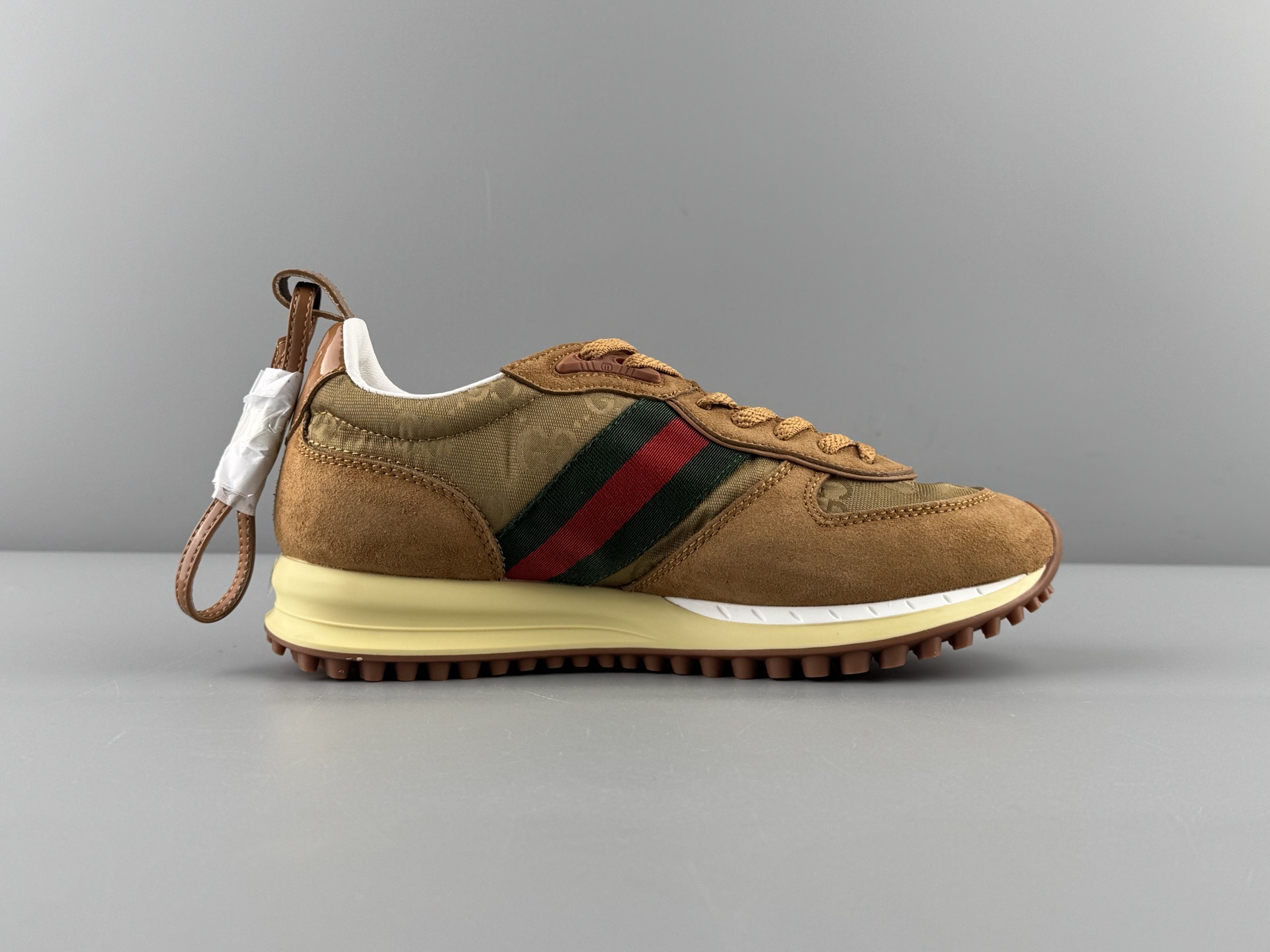 GUCCI Re-Motion Round-Toe Lace-Up Low-Top Casual Sneakers Unisex design, suitable for daily wear.