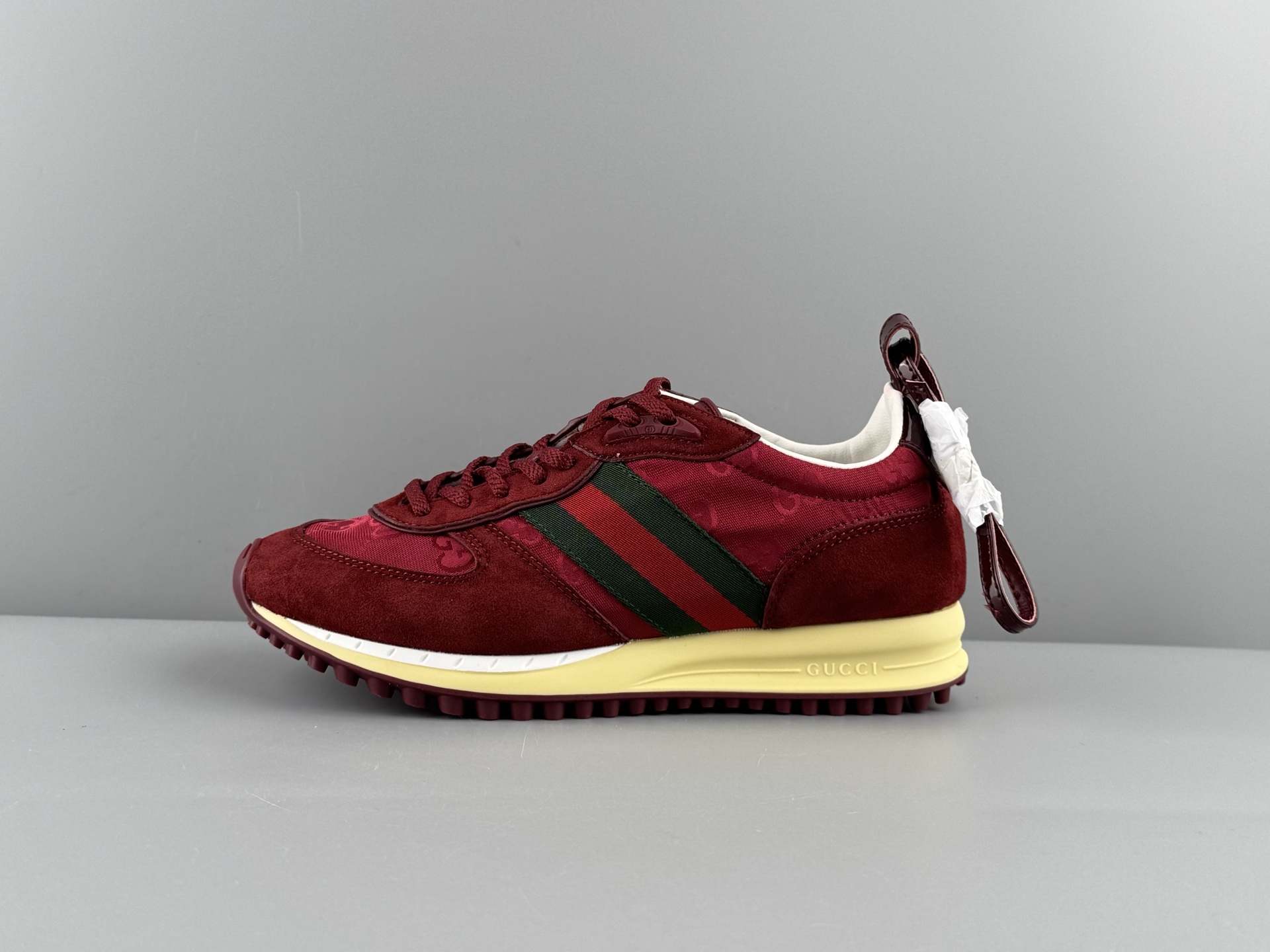 GUCCI Re-Motion Style: Round-toe, lace-up, low-top casual sneakers Design: Unisex (couple’s style) - Image 3