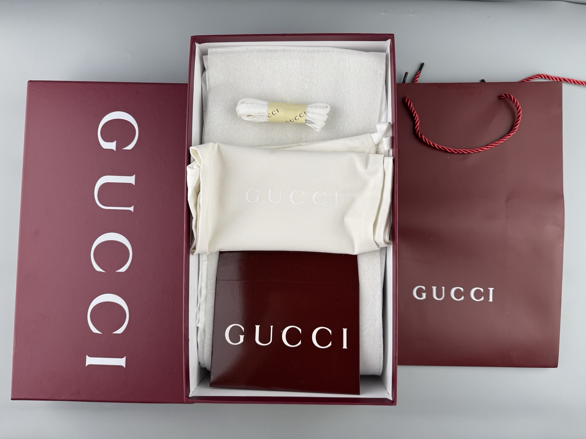 GUCCI Re-Motion Style: Round-toe, lace-up, low-top casual sneakers Design: Unisex (couple’s style) - Image 4