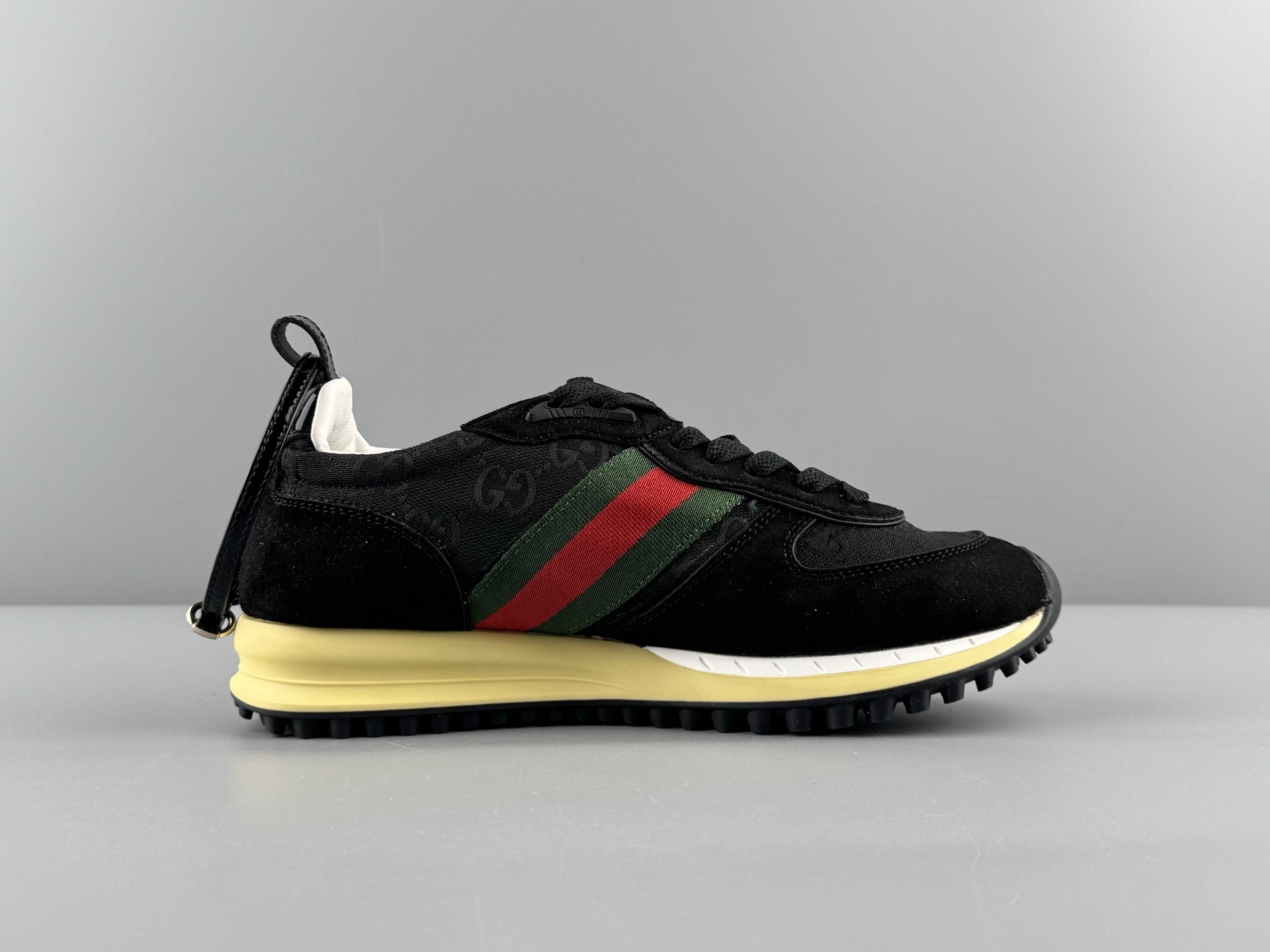 GUCCI Re-Motion Round-Toe Lace-Up Low-Top Casual Sneakers Unisex design, suitable for daily casual wear. - Image 9