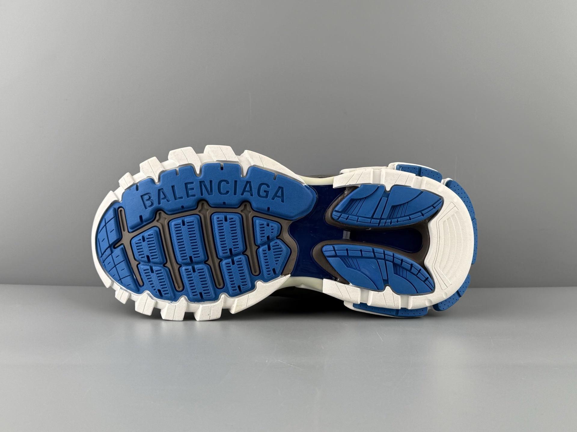 Balenciaga Track 3.0 — Paris Fashion House, Classic 3rd Generation - Image 4