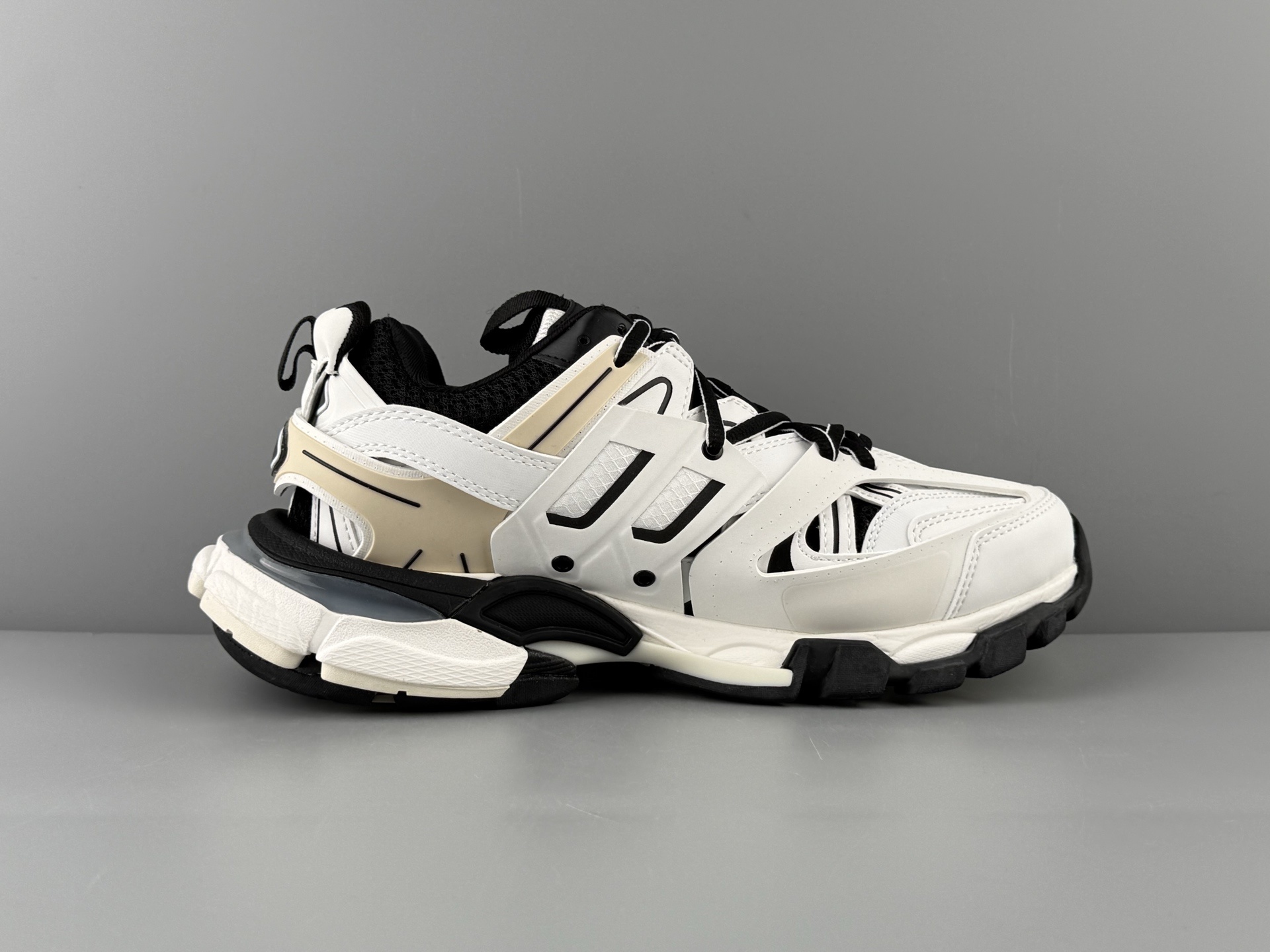 Balenciaga Track 3.0 — Paris Fashion House, Classic 3rd Generation - Image 3