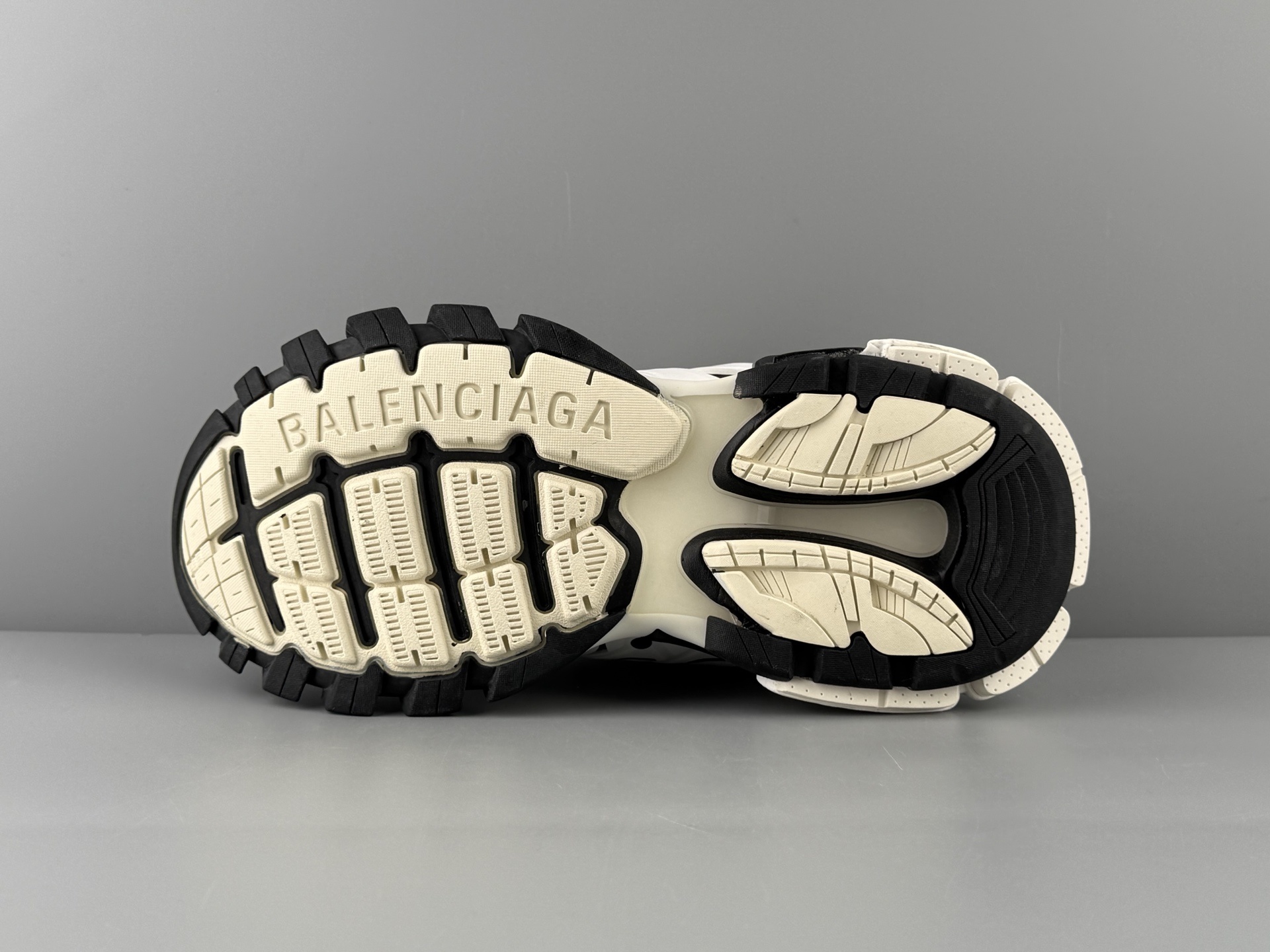 Balenciaga Track 3.0 β Paris Fashion House, Classic 3rd Generation - Image 6