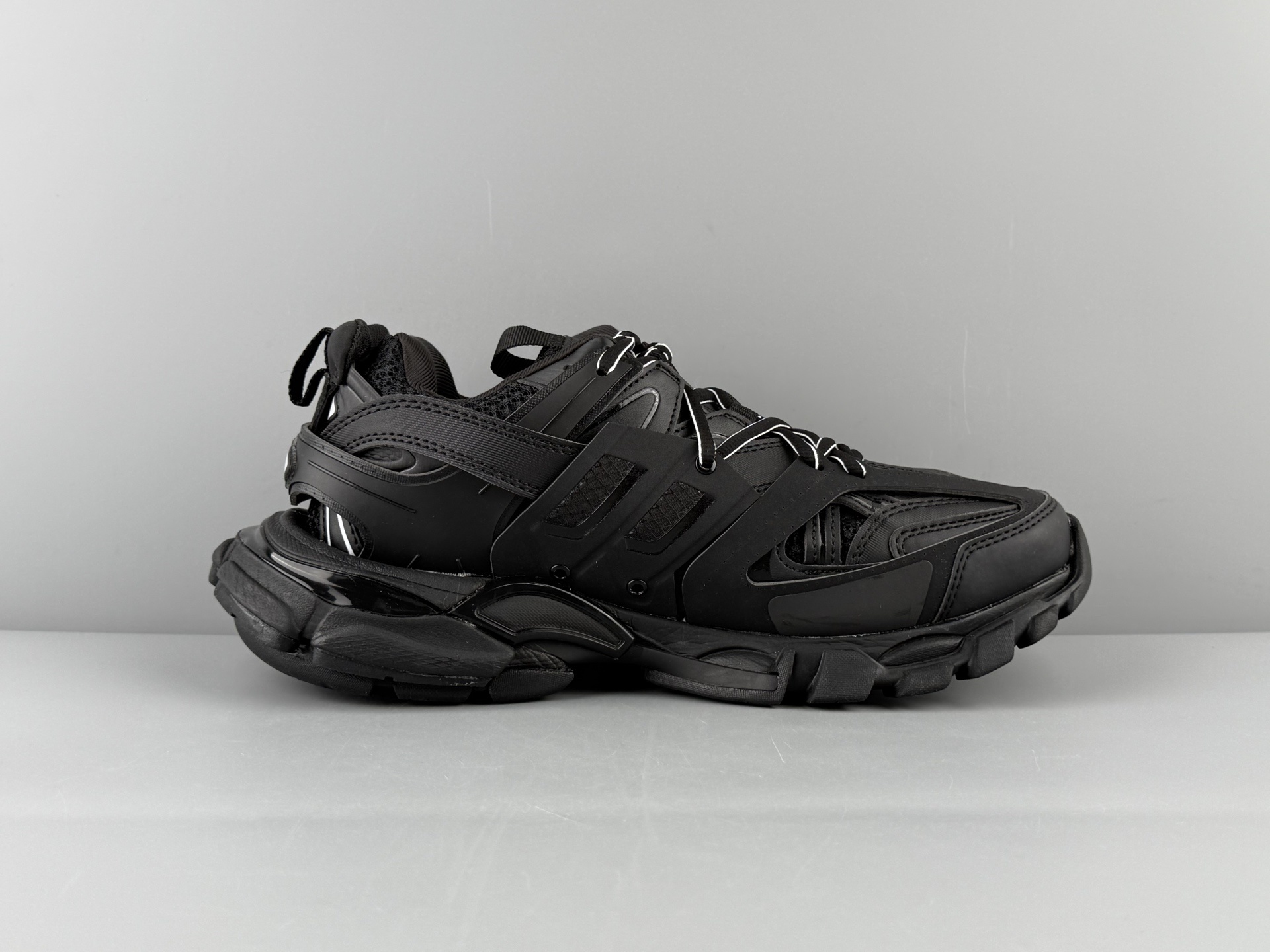 Balenciaga Track 3.0 β Paris Fashion House, Classic 3rd Generation - Image 4