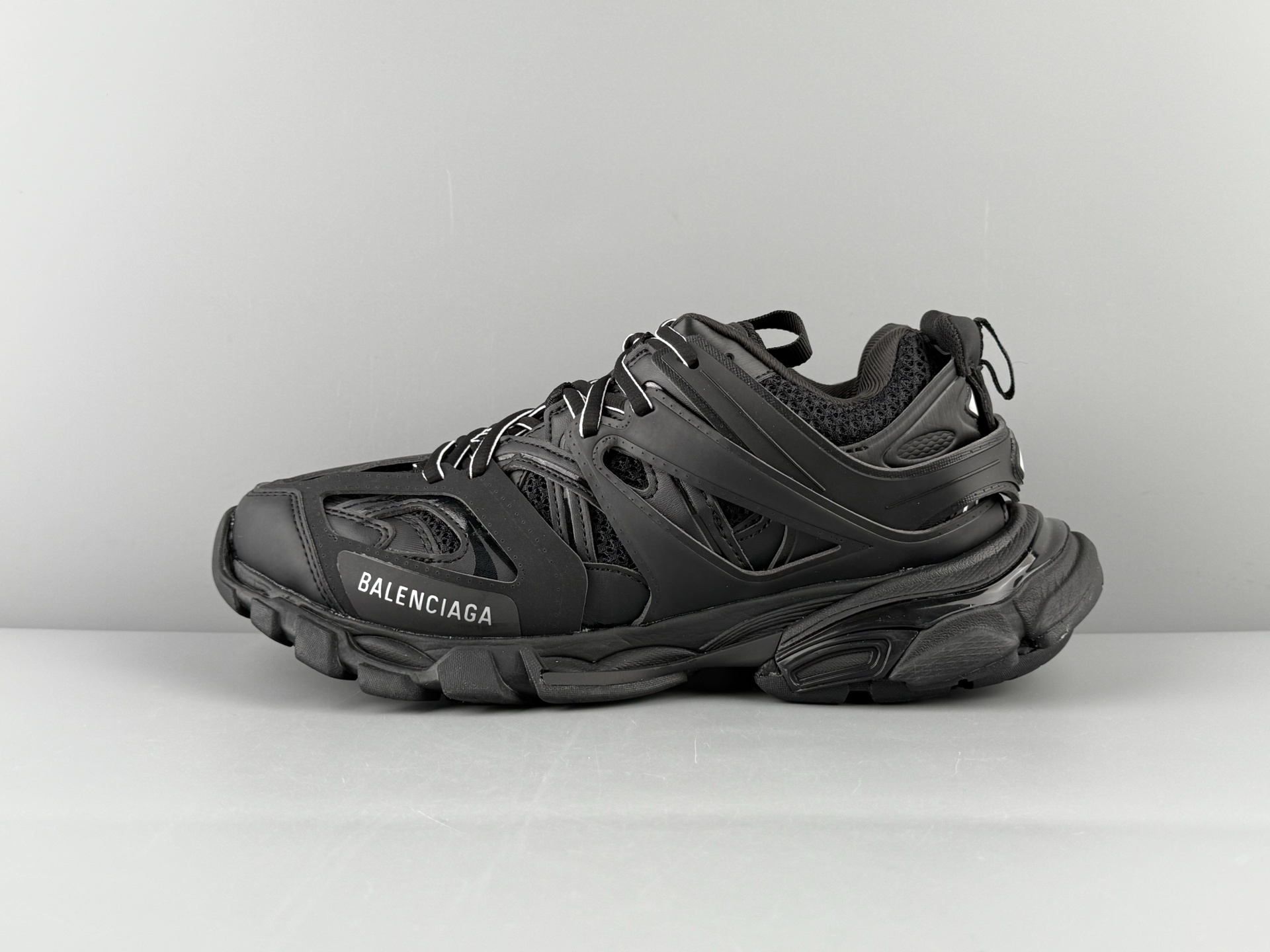 Balenciaga Track 3.0 β Paris Fashion House, Classic 3rd Generation