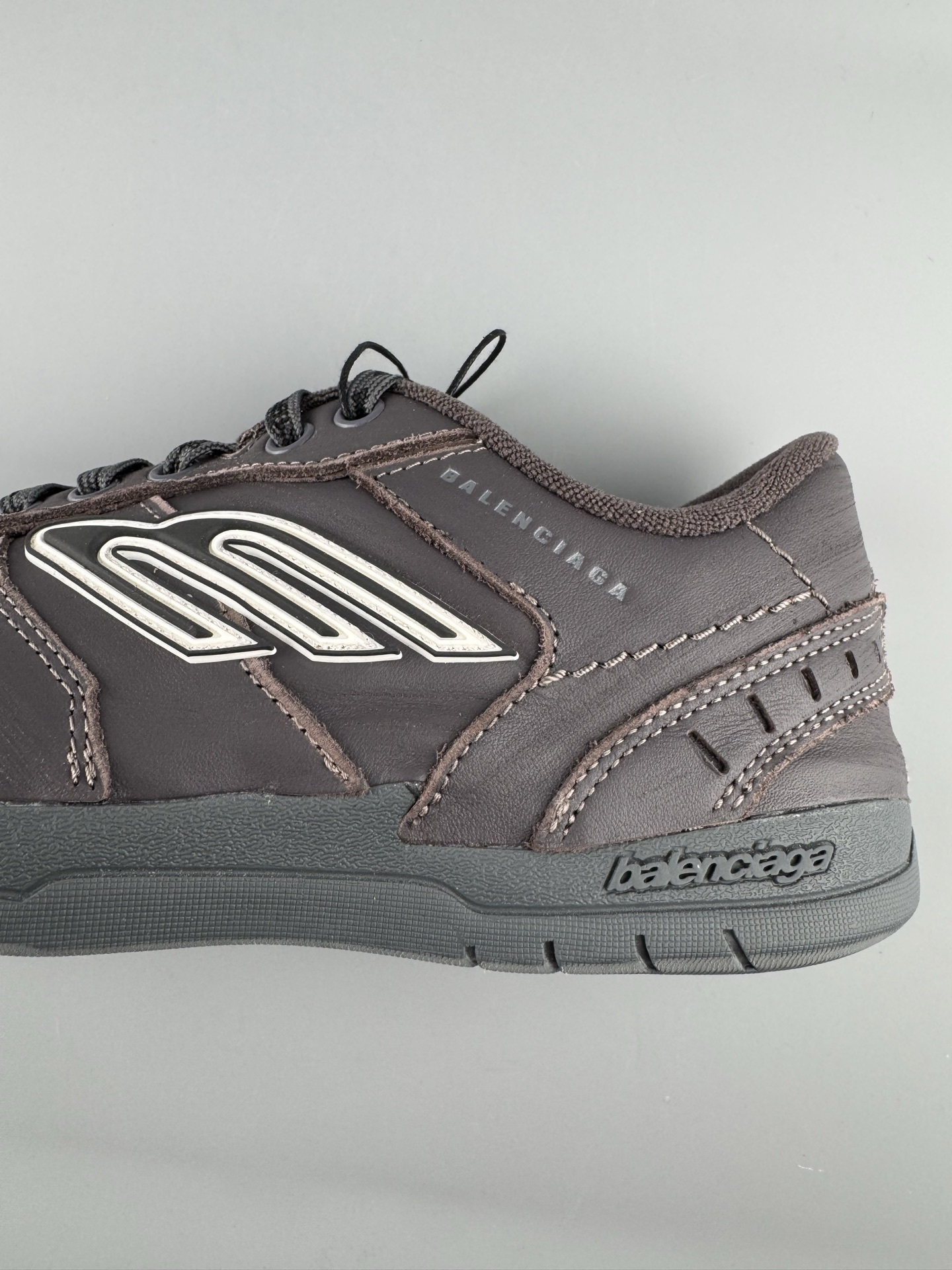 Reseller-Level Version, Distinct from Ordinary Market Stock! Balenciaga HAMPTONS WORN-OUT β Paris Fashion House - Image 7