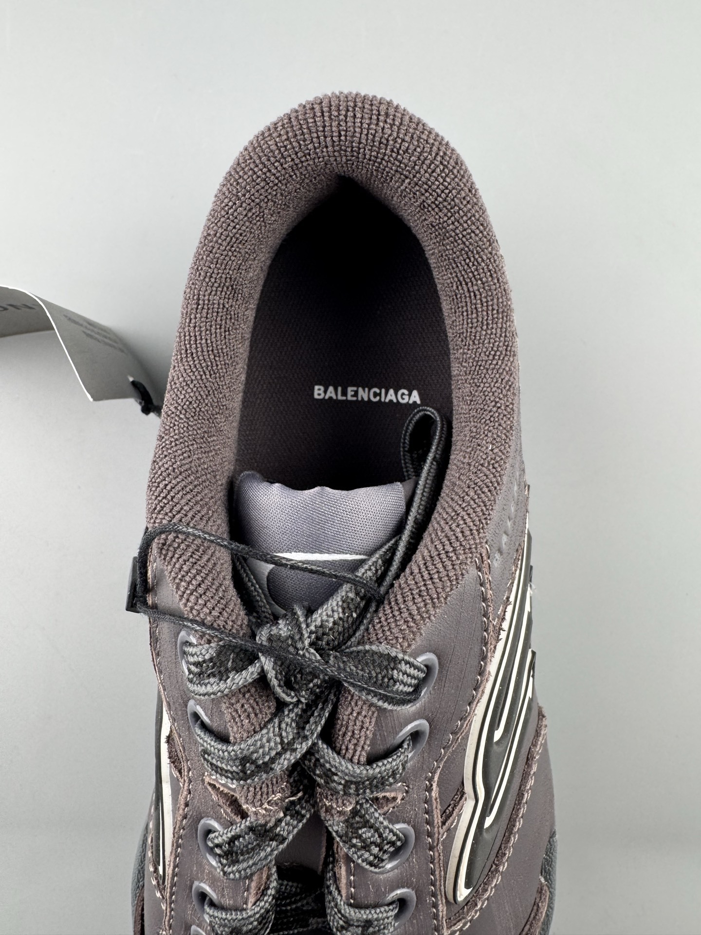 Reseller-Level Version, Distinct from Ordinary Market Stock! Balenciaga HAMPTONS WORN-OUT β Paris Fashion House - Image 8
