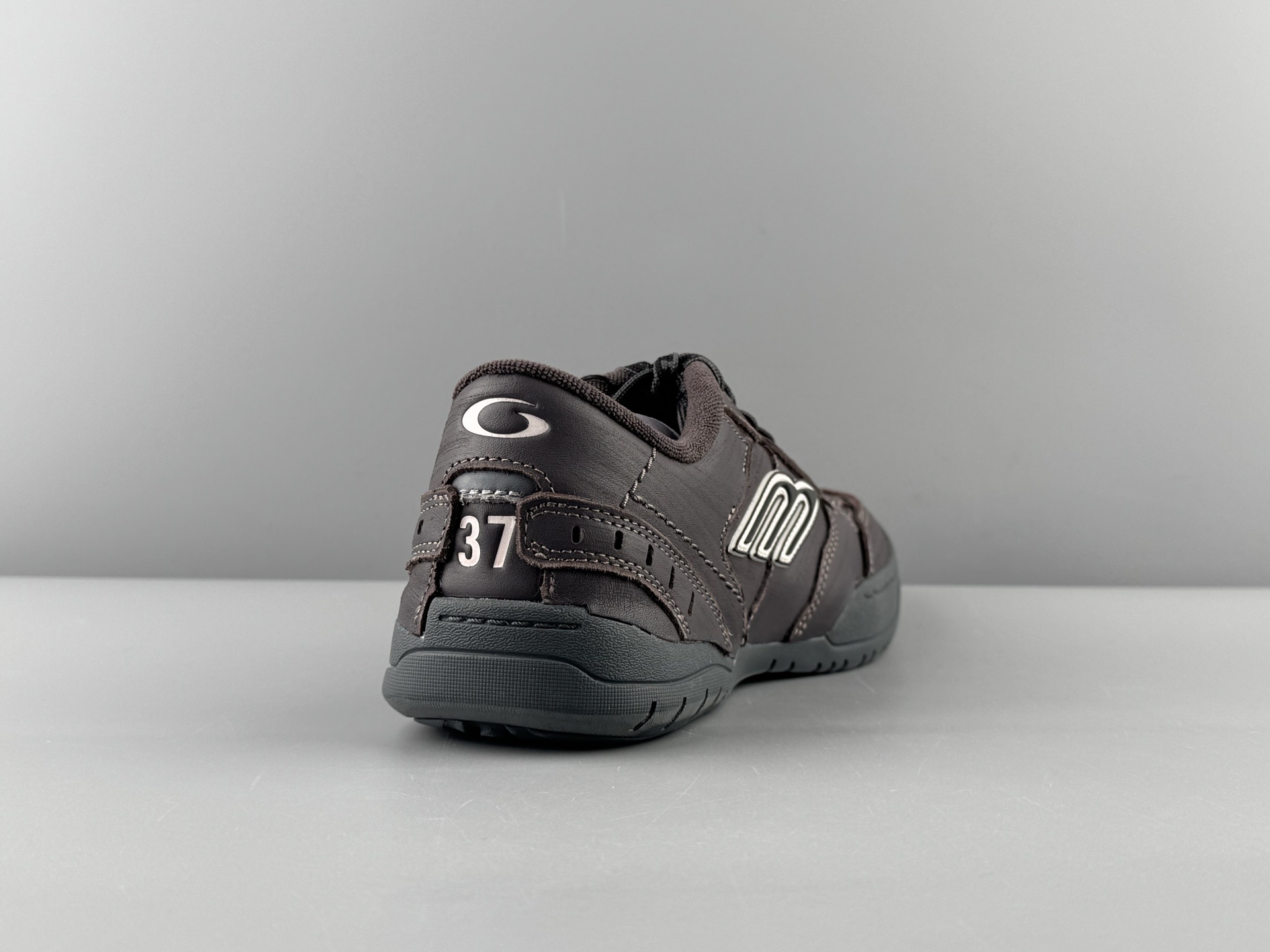 Reseller-Level Version, Distinct from Ordinary Market Stock! Balenciaga HAMPTONS WORN-OUT β Paris Fashion House - Image 11