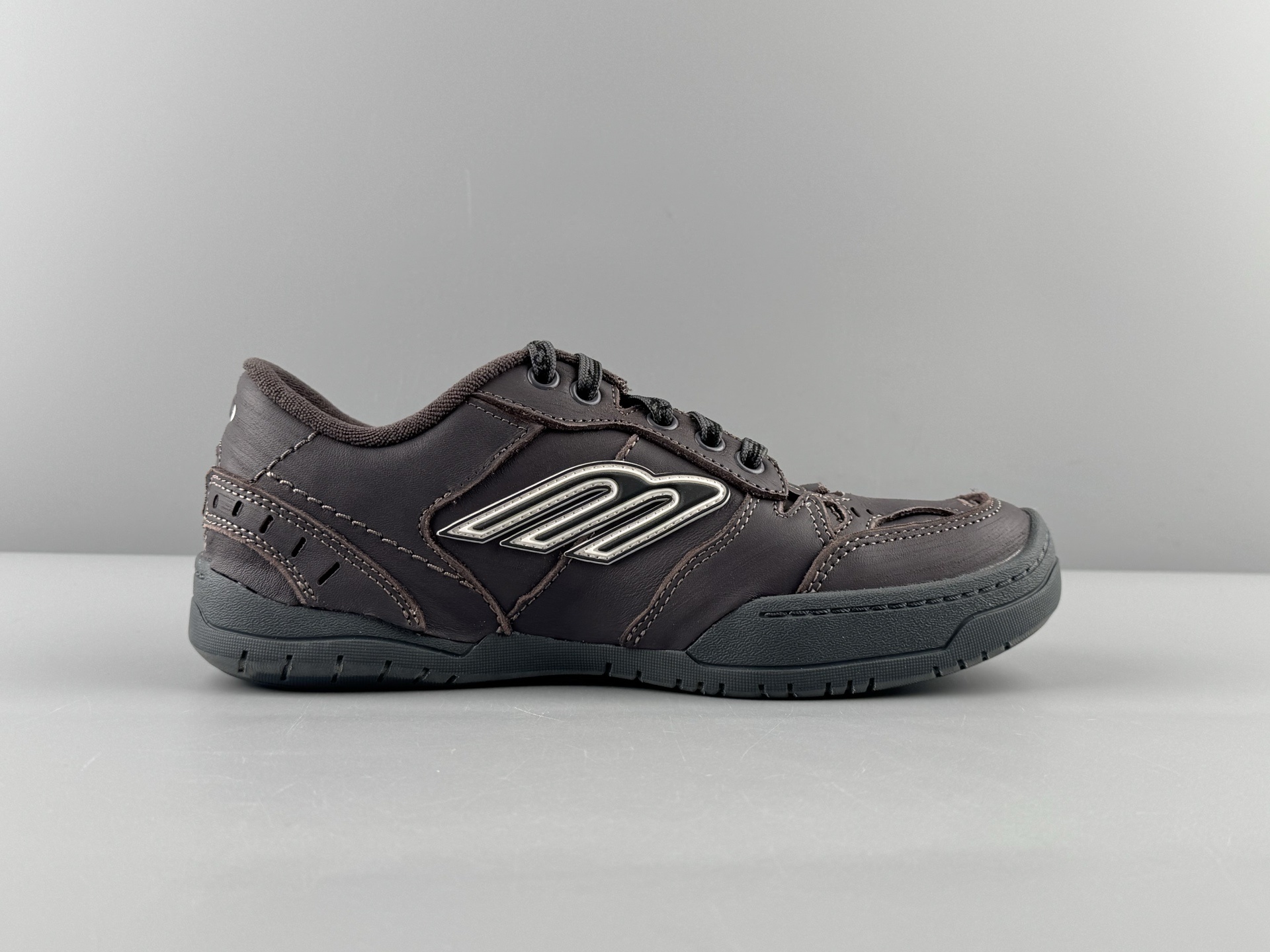 Reseller-Level Version, Distinct from Ordinary Market Stock! Balenciaga HAMPTONS WORN-OUT β Paris Fashion House - Image 12