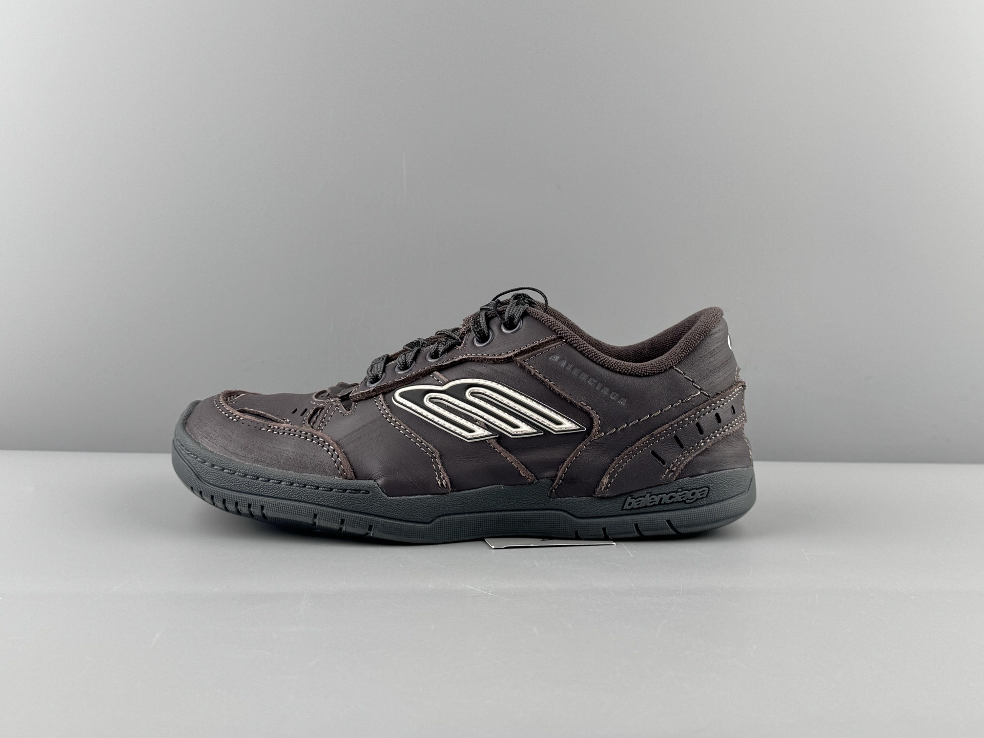 Reseller-Level Version, Distinct from Ordinary Market Stock! Balenciaga HAMPTONS WORN-OUT — Paris Fashion House