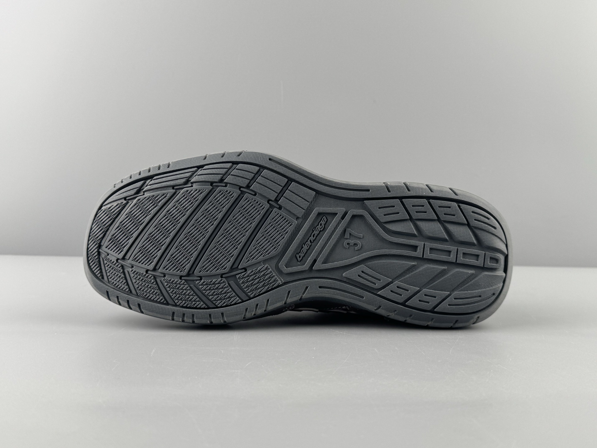 Reseller-Level Version, Distinct from Ordinary Market Stock! Balenciaga HAMPTONS WORN-OUT β Paris Fashion House - Image 18