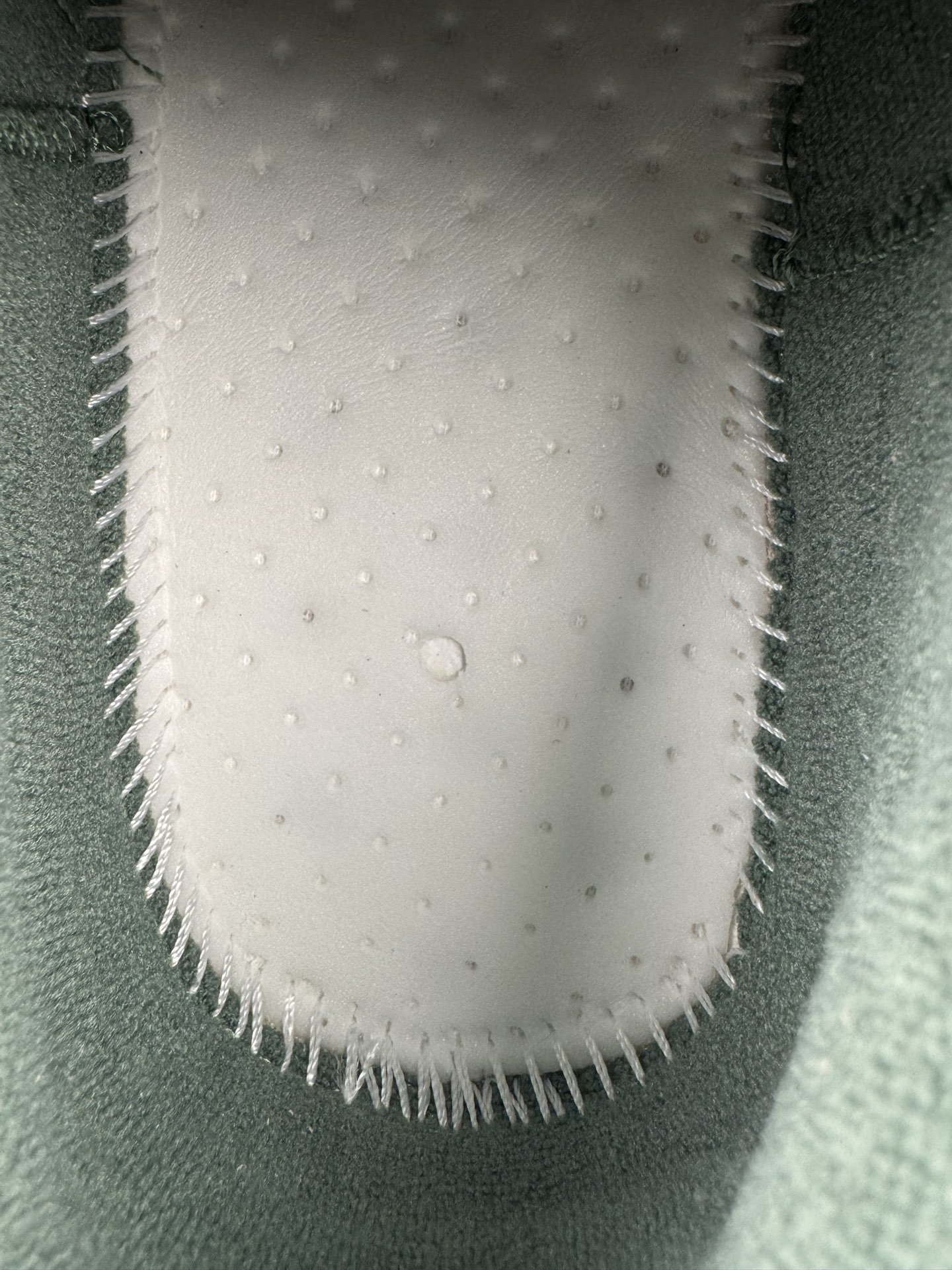 Balenciaga HAMPTONS WORN-OUT Sneaker Design: Round-toe, lace-up, low-top casual style Unisex model - Image 10