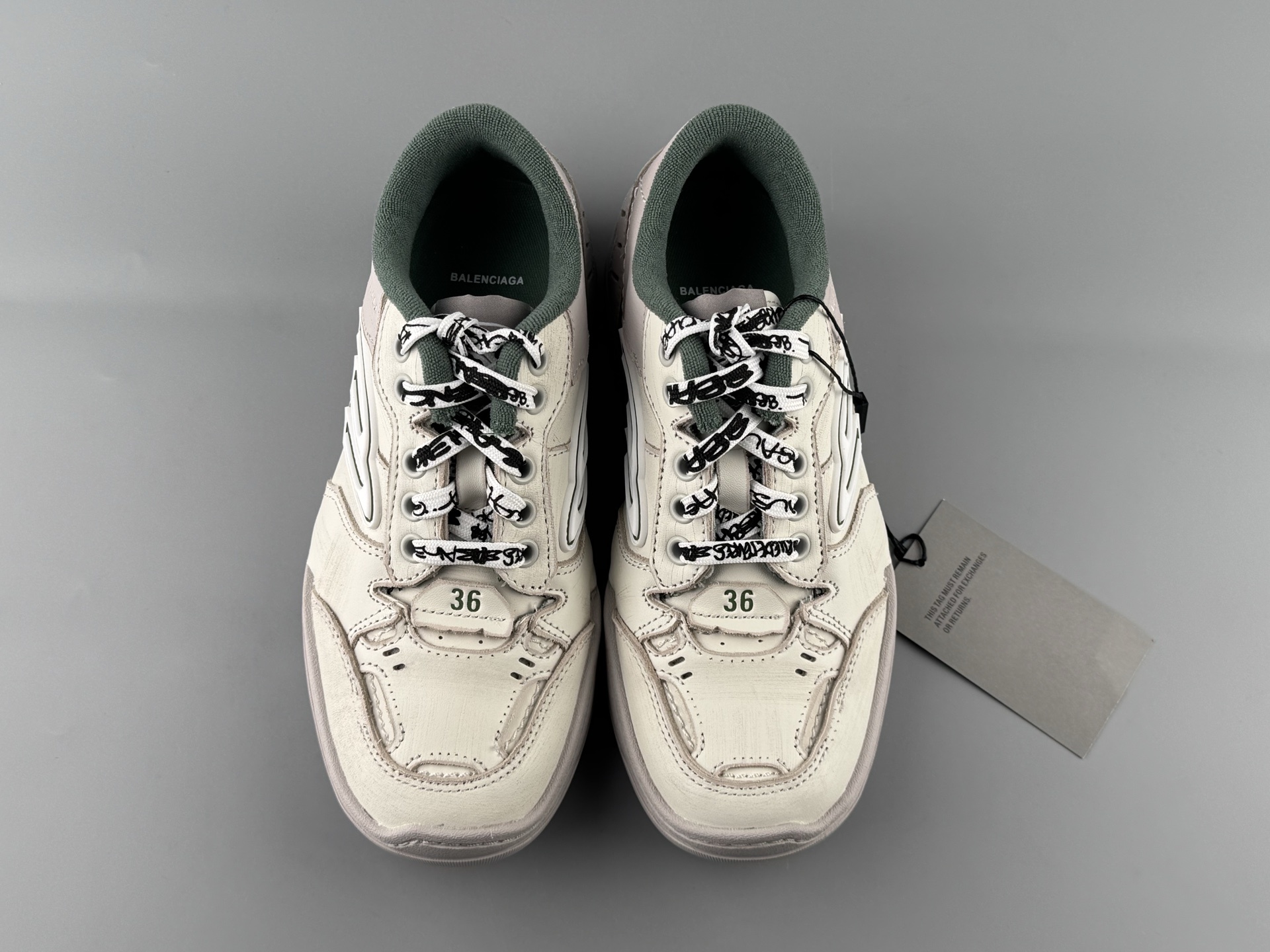 Balenciaga HAMPTONS WORN-OUT Sneaker Design: Round-toe, lace-up, low-top casual style Unisex model - Image 16