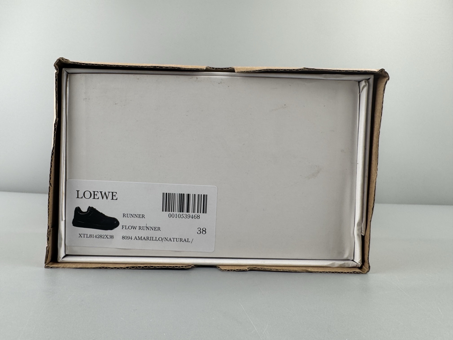 LOEWE Jambo Low-Top Sneakers Material: Premium cow leather Style: Flat, lace-up, low-top casual sneaker - Image 4