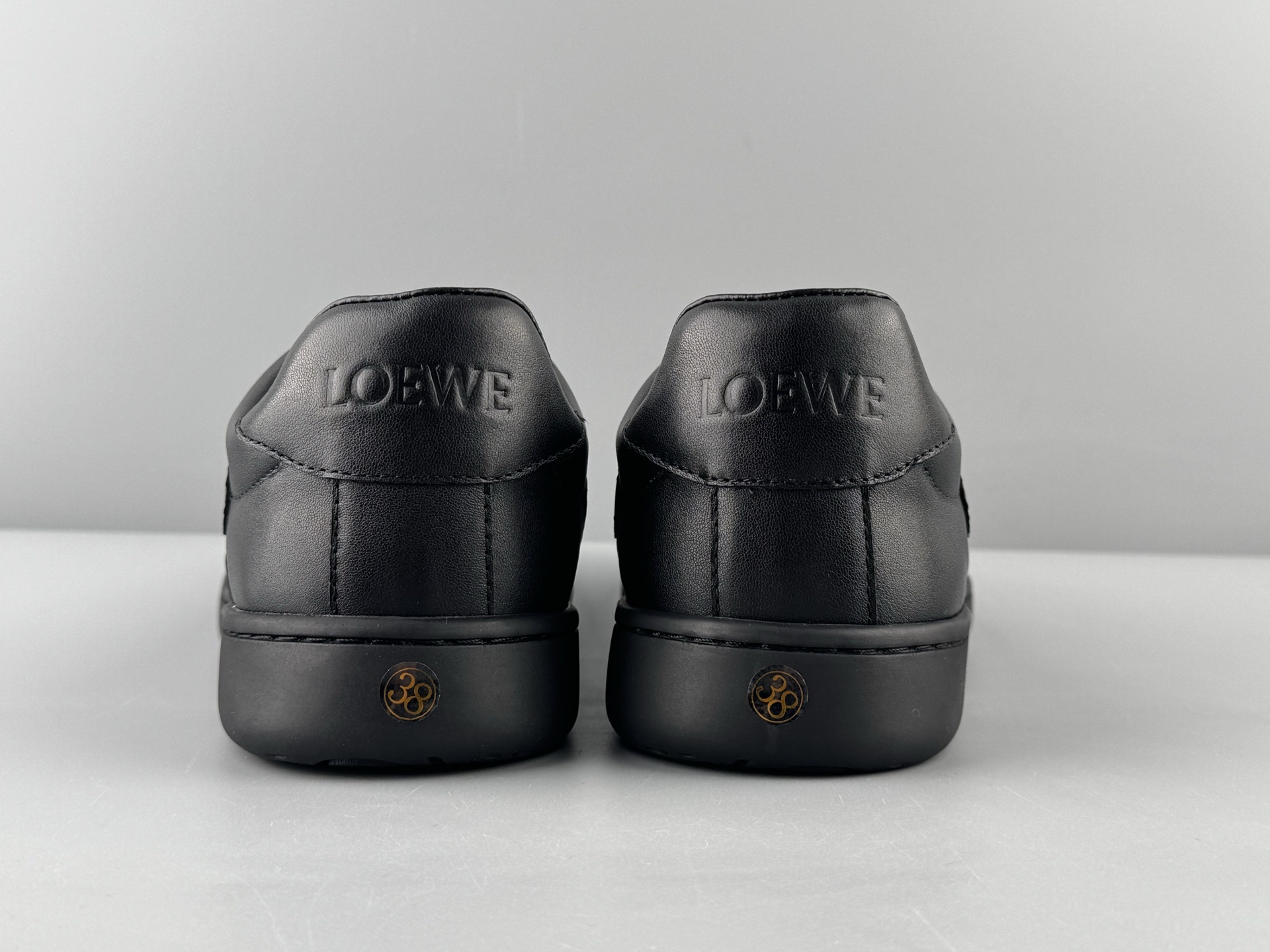 LOEWE Jambo Low-Top Sneakers Material: Premium cow leather Style: Flat, lace-up, low-top casual sneaker - Image 11