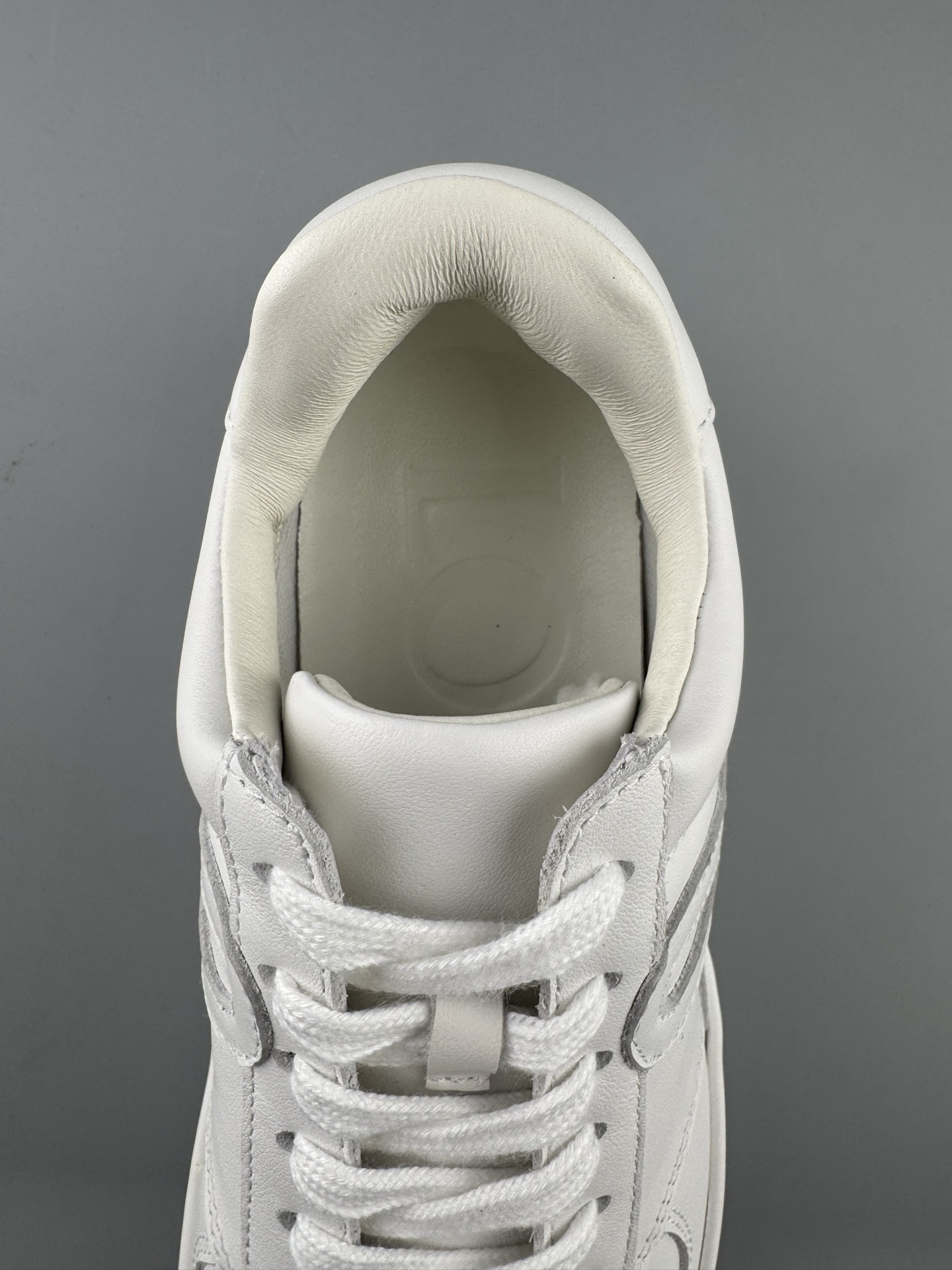 LOEWE Jambo Low-Top Sneakers Material: Premium cow leather Style: Flat, lace-up, low-top casual sneaker - Image 12