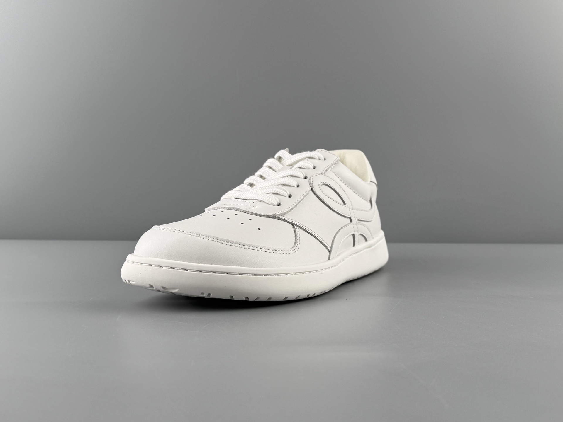 LOEWE Jambo Low-Top Sneakers Material: Premium cow leather Style: Flat, lace-up, low-top casual sneaker - Image 7
