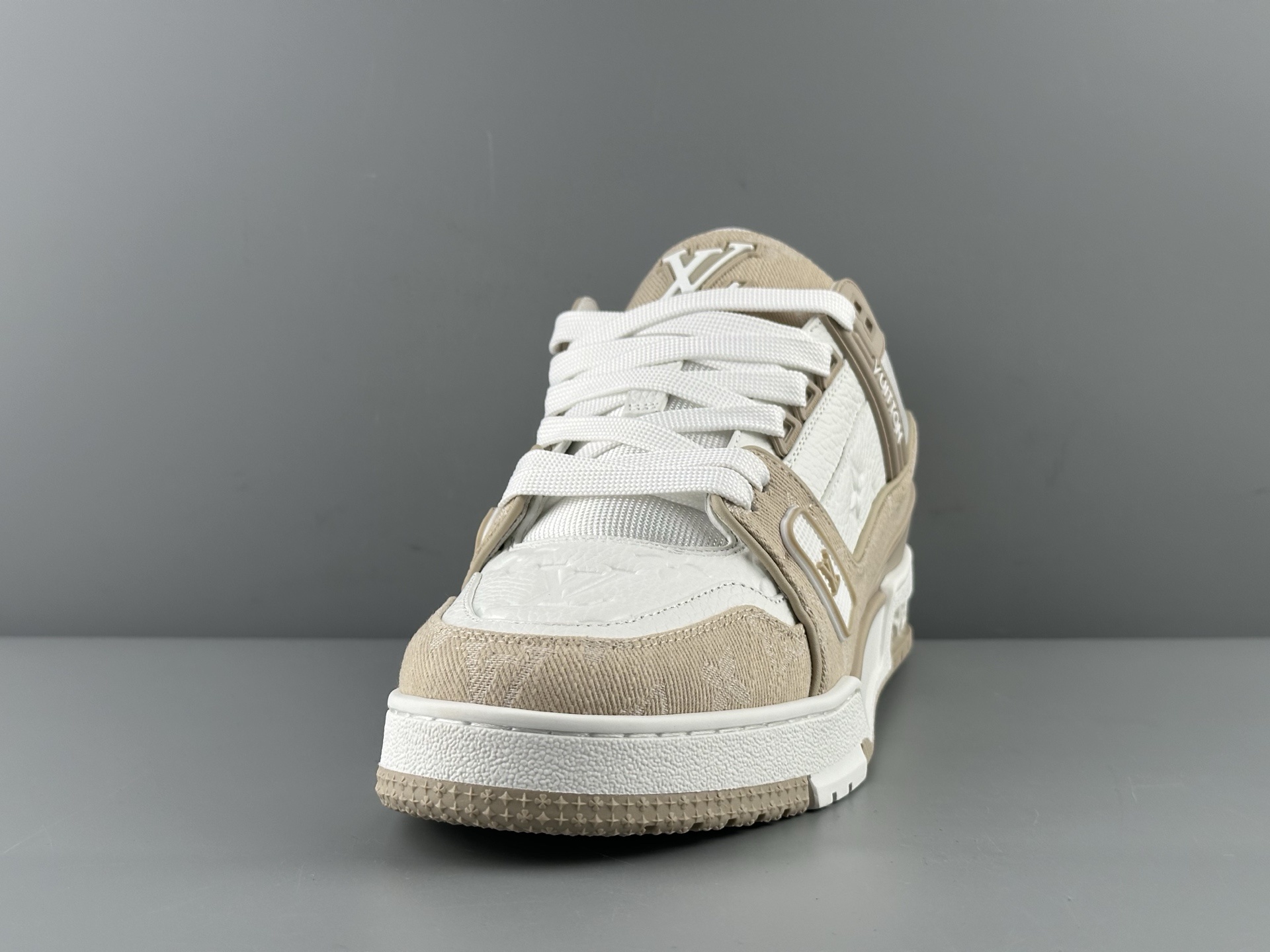 Louis Vuitton Trainer “Khaki Denim” (2025 Latest Version) Independently molded TPU drip plastic components Refined last shape through multiple manual adjustments Crafted with top-tier materials for the outsole Exceptional attention to detail — 99% accurate to the original - Image 10