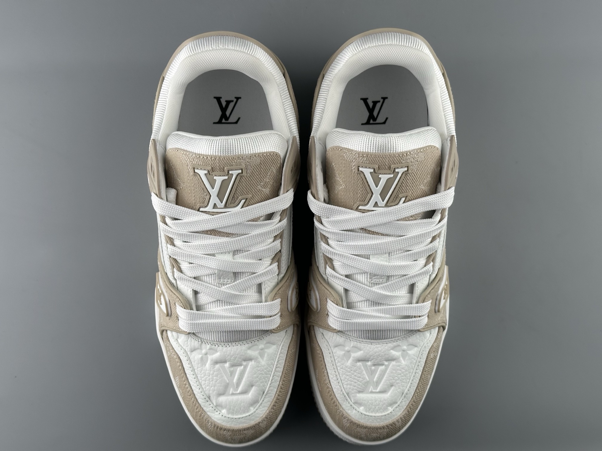 Louis Vuitton Trainer “Khaki Denim” (2025 Latest Version) Independently molded TPU drip plastic components Refined last shape through multiple manual adjustments Crafted with top-tier materials for the outsole Exceptional attention to detail — 99% accurate to the original - Image 14