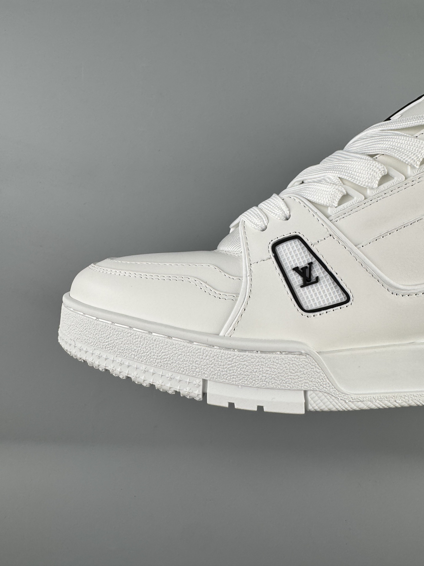 LV Trainer x NIGO Collaboration “Pure White Classic” 2025 Latest Edition Brand-new embossed leather design Crafted using premium-grade materials for exceptional durability Independently developed TPU drip-mold for a precise - Image 2