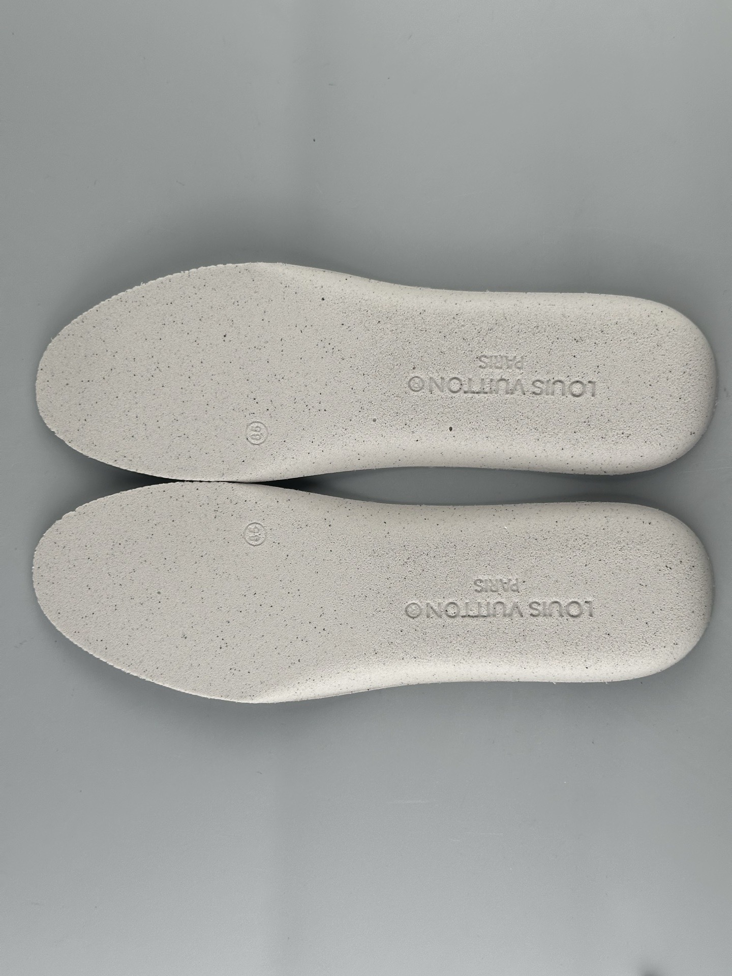 LV Trainer x NIGO Collaboration “Pure White Classic” 2025 Latest Edition Brand-new embossed leather design Crafted using premium-grade materials for exceptional durability Independently developed TPU drip-mold for a precise - Image 3