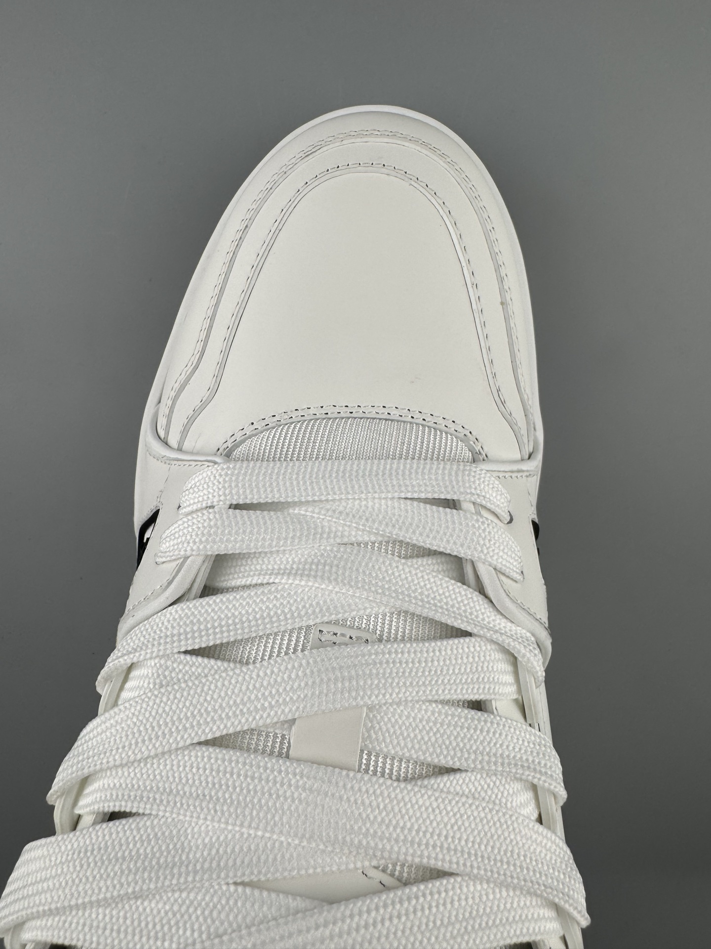 LV Trainer x NIGO Collaboration “Pure White Classic” 2025 Latest Edition Brand-new embossed leather design Crafted using premium-grade materials for exceptional durability Independently developed TPU drip-mold for a precise - Image 6