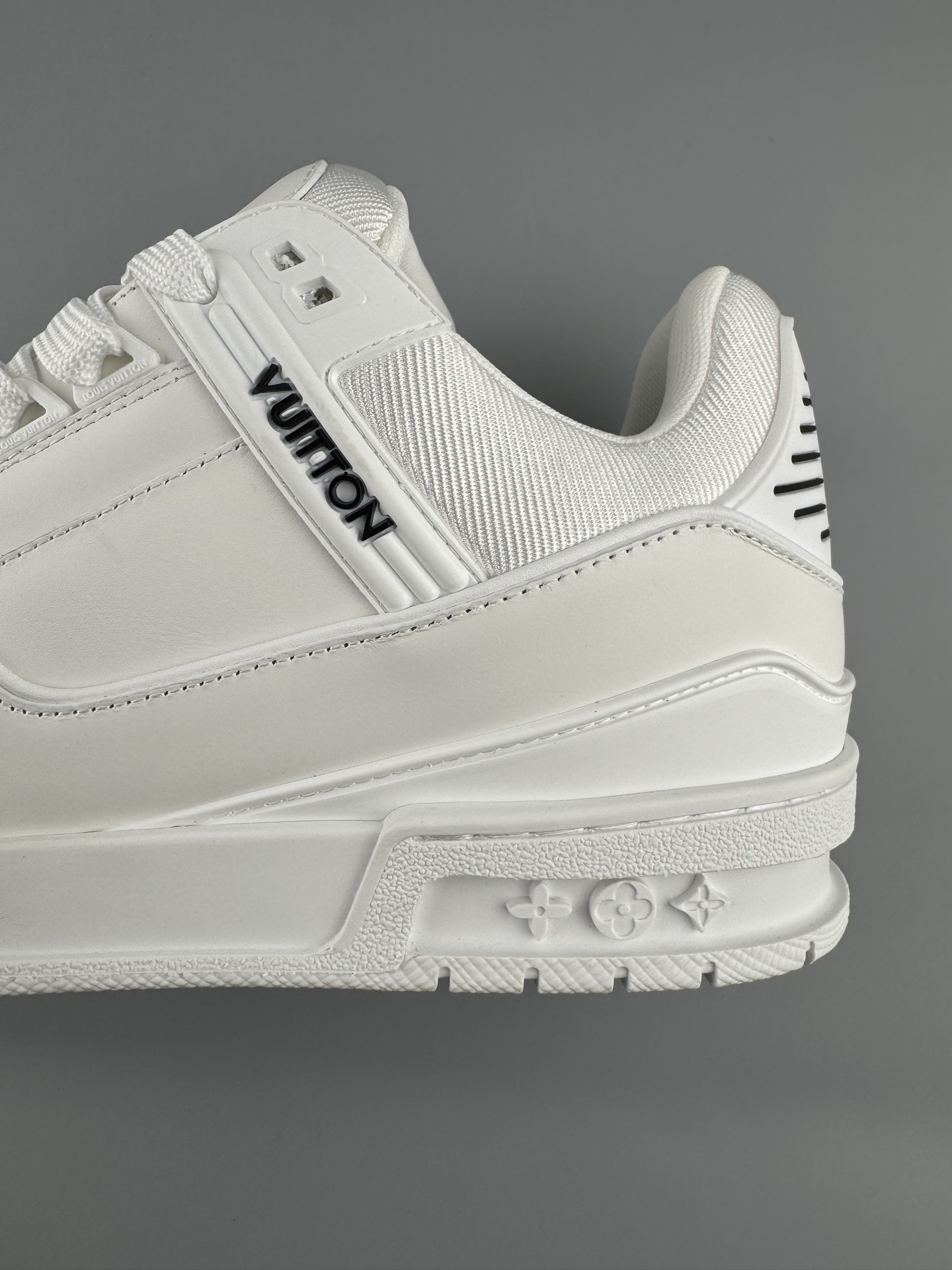 LV Trainer x NIGO Collaboration “Pure White Classic” 2025 Latest Edition Brand-new embossed leather design Crafted using premium-grade materials for exceptional durability Independently developed TPU drip-mold for a precise - Image 8