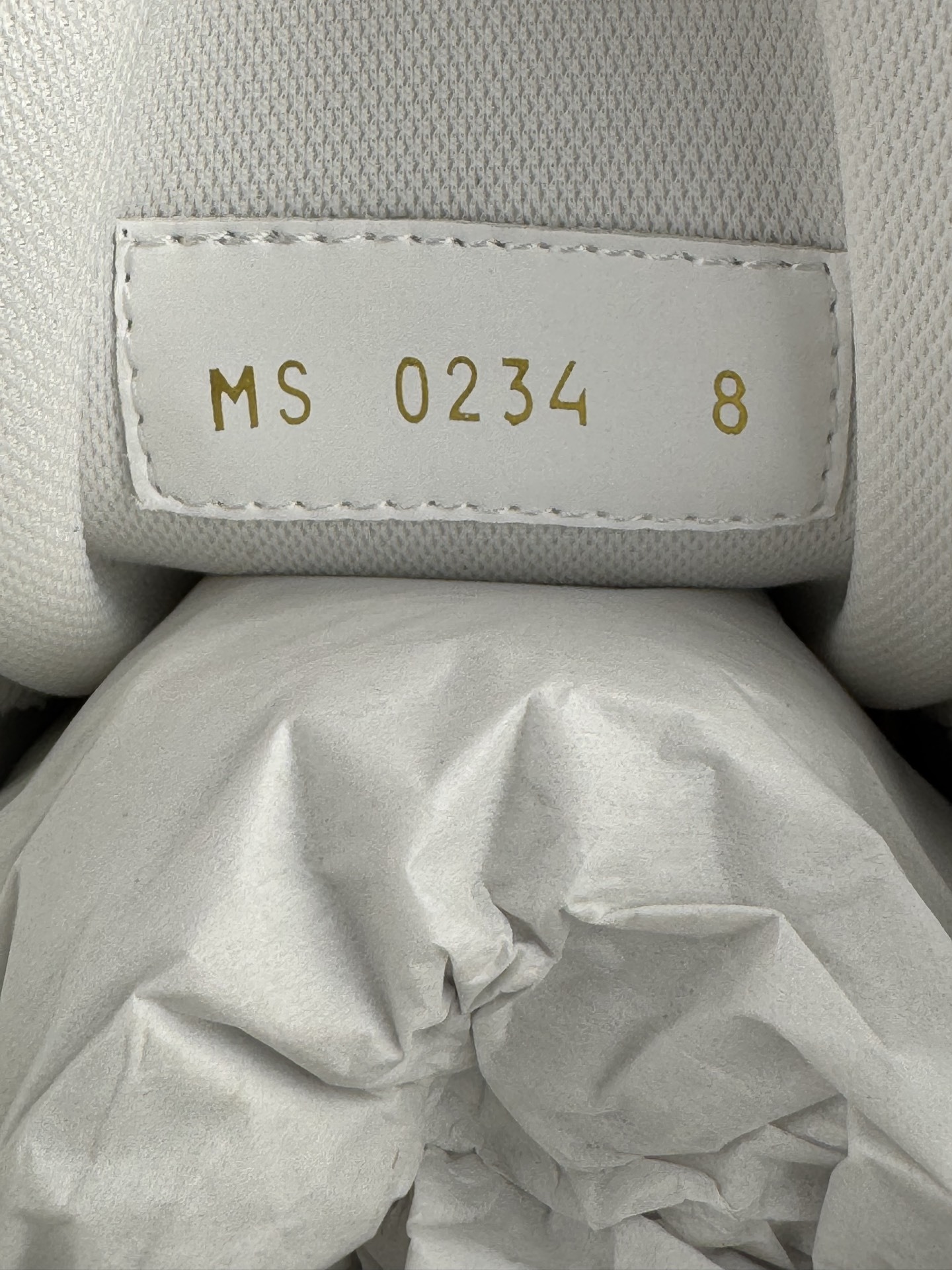 LV Trainer x NIGO Collaboration “Pure White Classic” 2025 Latest Edition Brand-new embossed leather design Crafted using premium-grade materials for exceptional durability Independently developed TPU drip-mold for a precise - Image 9