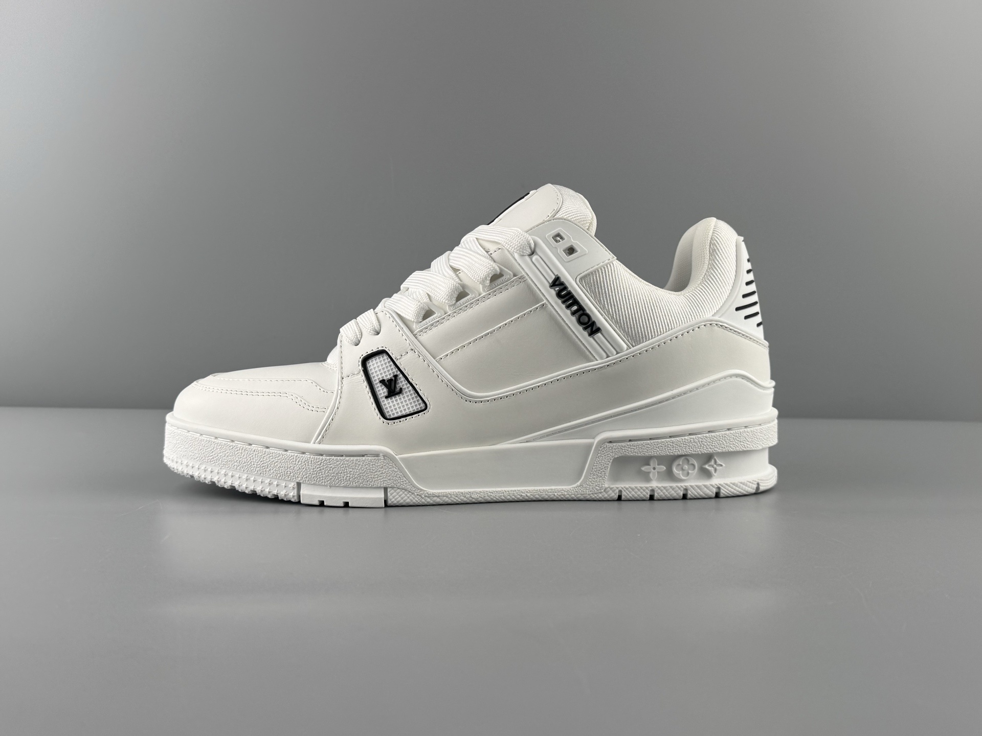 LV Trainer x NIGO Collaboration “Pure White Classic” 2025 Latest Edition Brand-new embossed leather design Crafted using premium-grade materials for exceptional durability Independently developed TPU drip-mold for a precise - Image 12