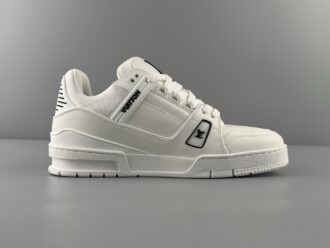 LV Trainer x NIGO Collaboration “Pure White Classic” 2025 Latest Edition Brand-new embossed leather design Crafted using premium-grade materials for exceptional durability Independently developed TPU drip-mold for a precise