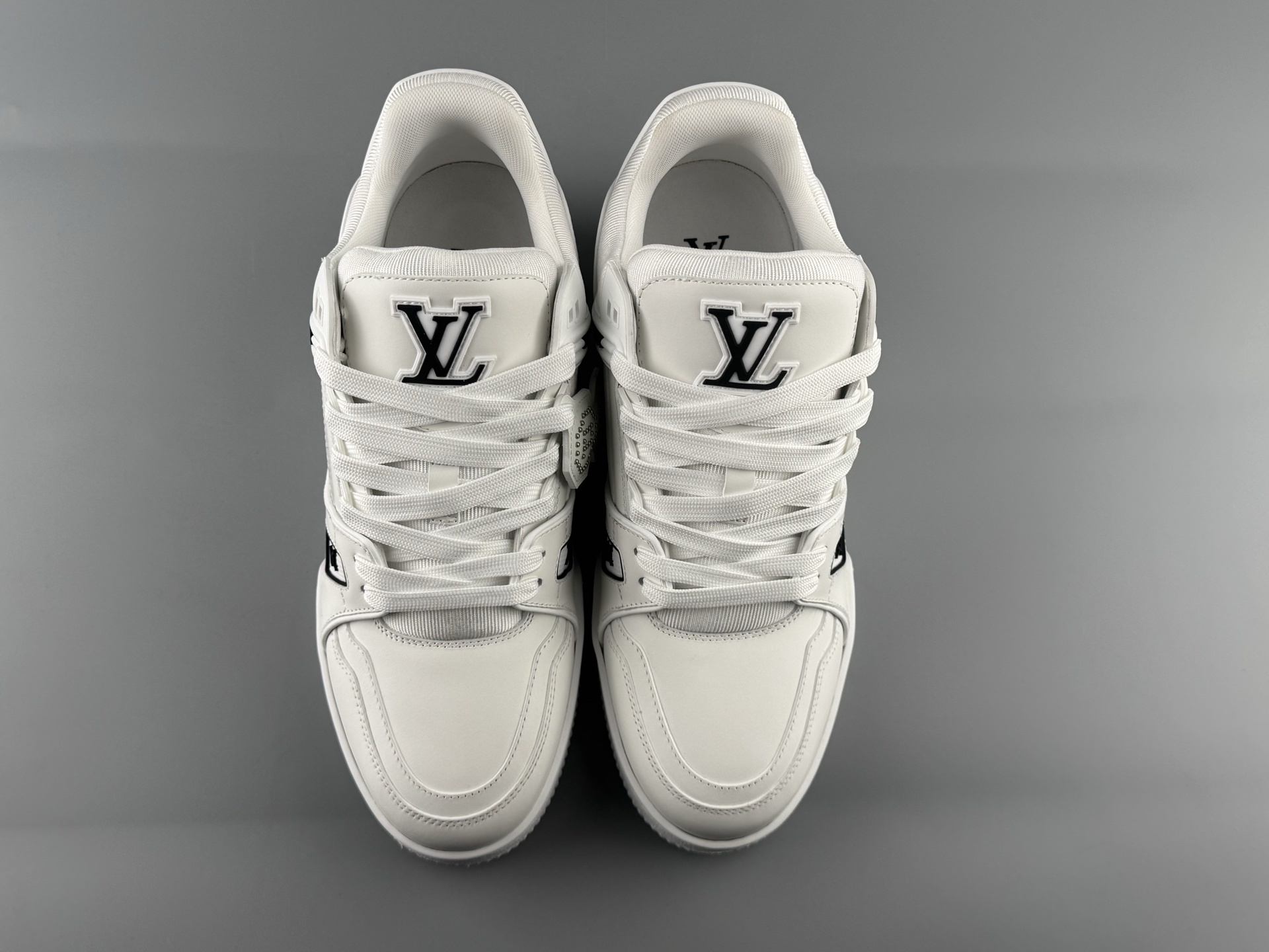 LV Trainer x NIGO Collaboration “Pure White Classic” 2025 Latest Edition Brand-new embossed leather design Crafted using premium-grade materials for exceptional durability Independently developed TPU drip-mold for a precise - Image 16