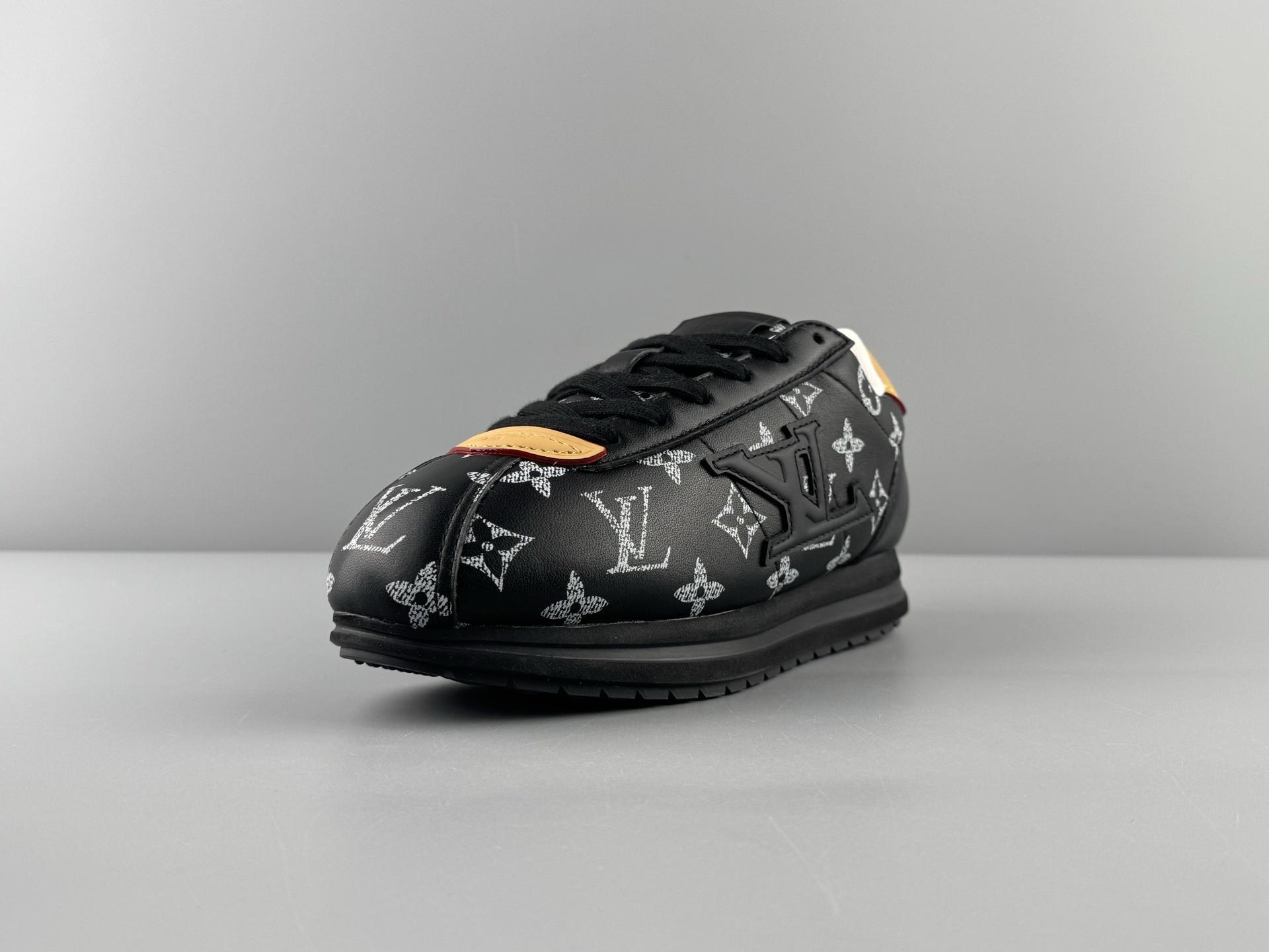 LOUIS VUITTON x Nigo Collaboration – Buttersoft FW25 Crafted from premium cowhide and lambskin leather, this low-top lifestyle sneaker features a rounded toe and classic lace-up design. - Image 4