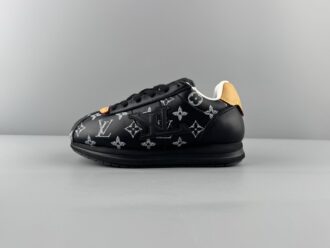 LOUIS VUITTON x Nigo Collaboration – Buttersoft FW25 Crafted from premium cowhide and lambskin leather, this low-top lifestyle sneaker features a rounded toe and classic lace-up design.