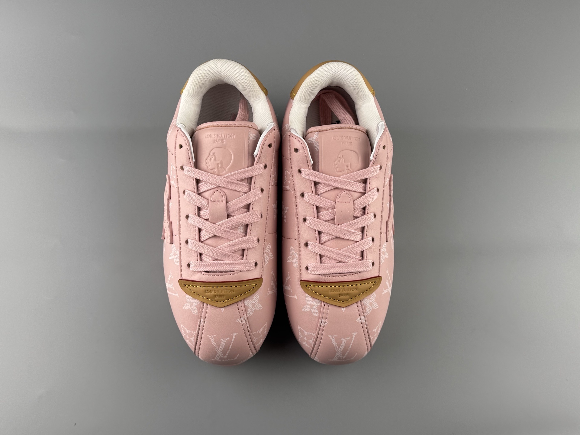 LOUIS VUITTON x Nigo Collaboration – Buttersoft FW25 (Women’s Edition) Crafted from premium cowhide and lambskin leather, this low-top lifestyle sneaker features a rounded toe and lace-up design. - Image 2